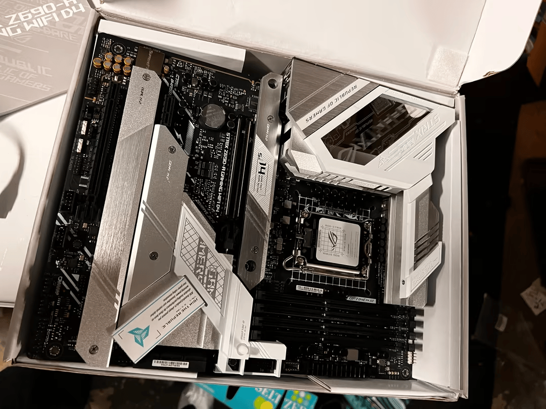 Rog Strix ddr4 z690 Wi-Fi 