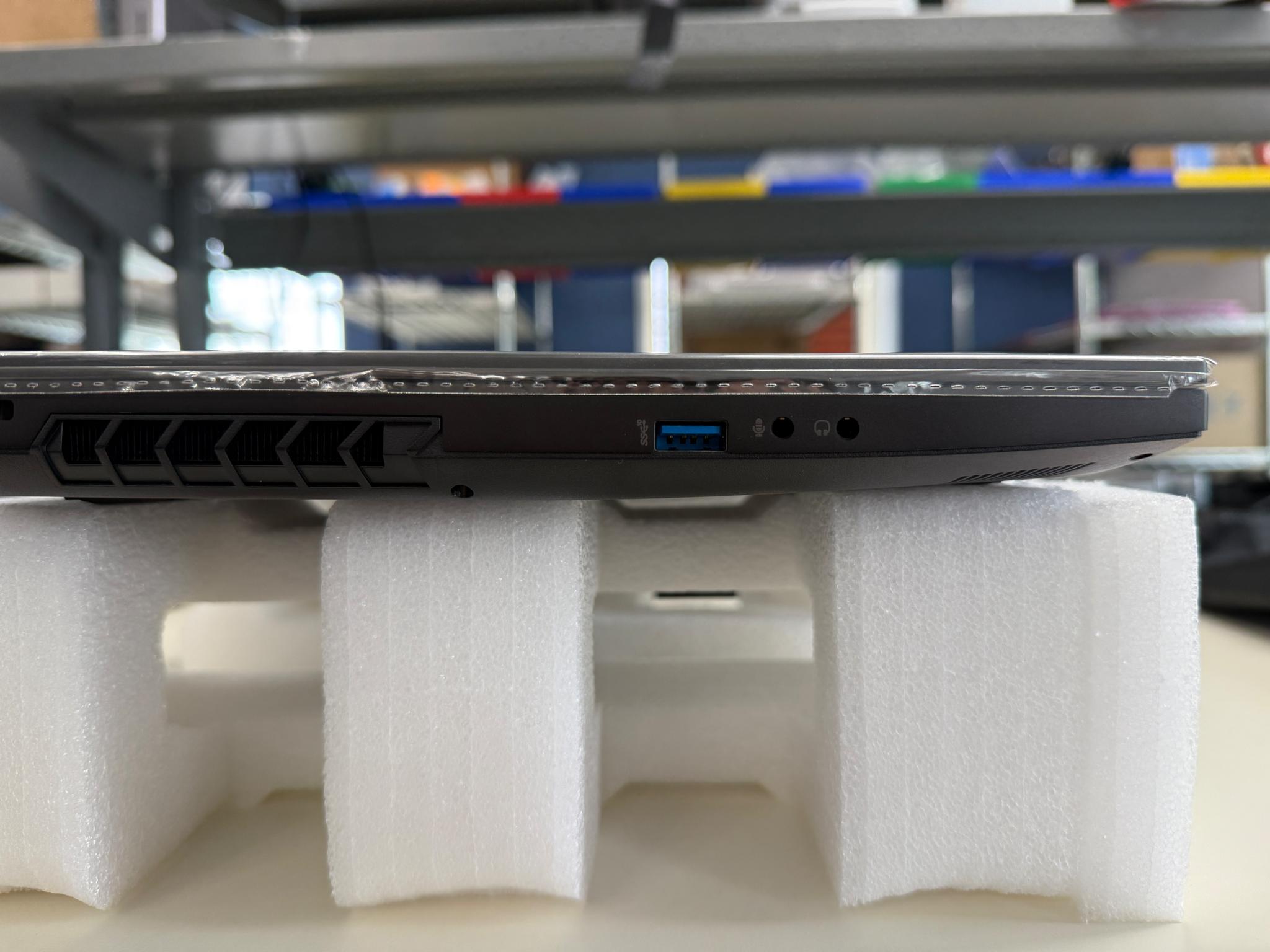 Eluktronics Mech-15 G3, i7-11800H, RTX 3080, 32GB Ram, 2TB SSD, 165HZ