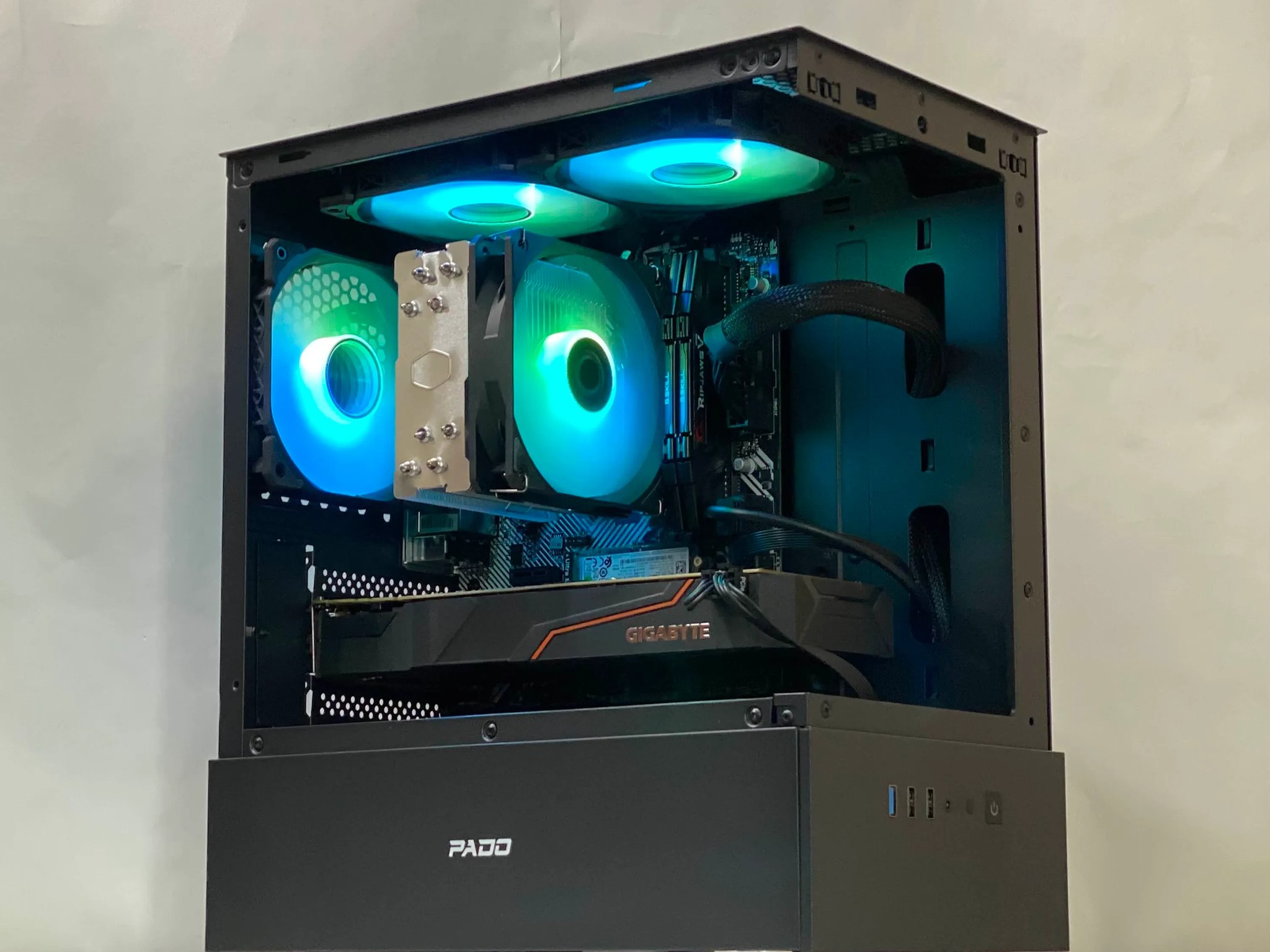 GTX 1080, Ryzen 5 2600, 16GB DDR4, 512GB NVMe SSD, WiFi - Gaming PC