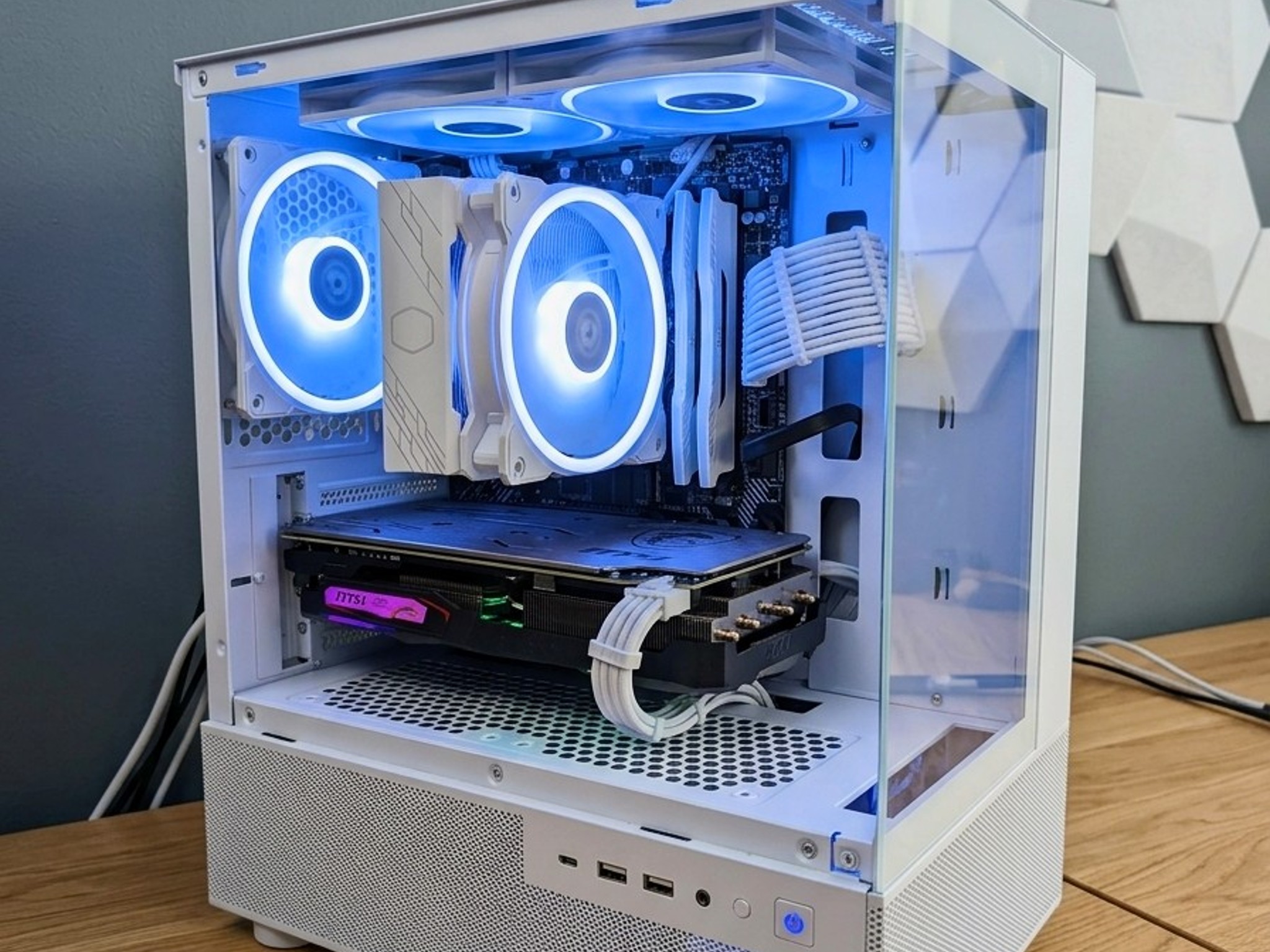 GAMING PC/RTX 2060/R7-2700X/16GB/512GB/WIFI & BT