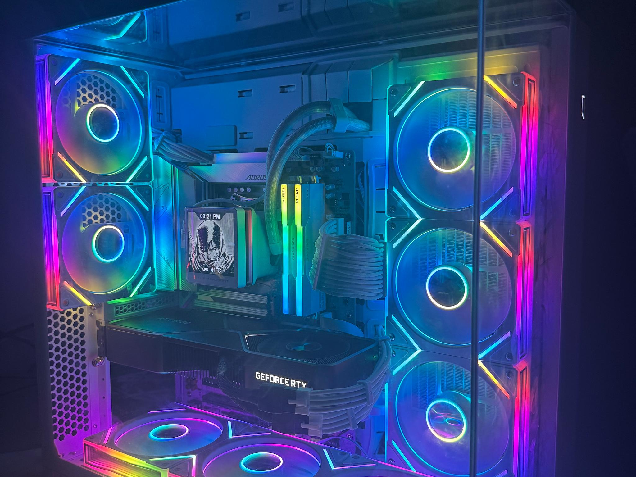 Showcase White Gaming/Streaming Custom PC