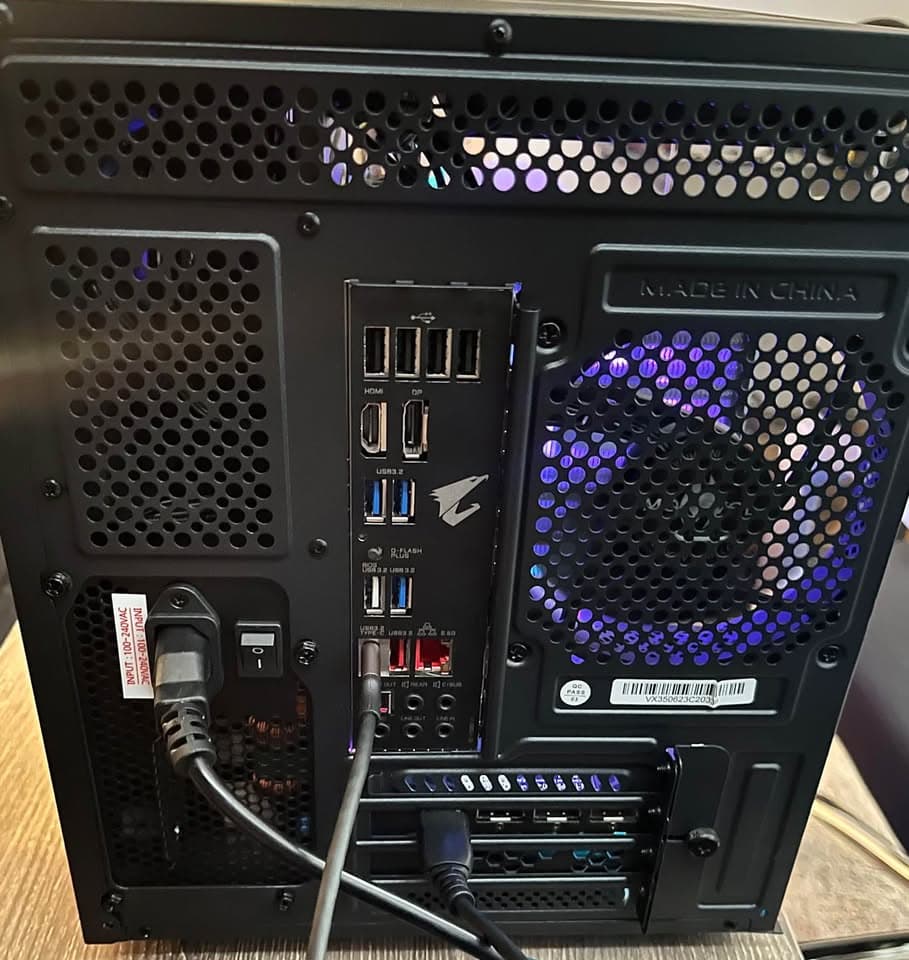 Compact 1440p | EVGA FTW3 RTX 3080 | 32GB T-Force RGB 3600mhz | Ryzen 5 5600X | 1TB m.2 NVMe