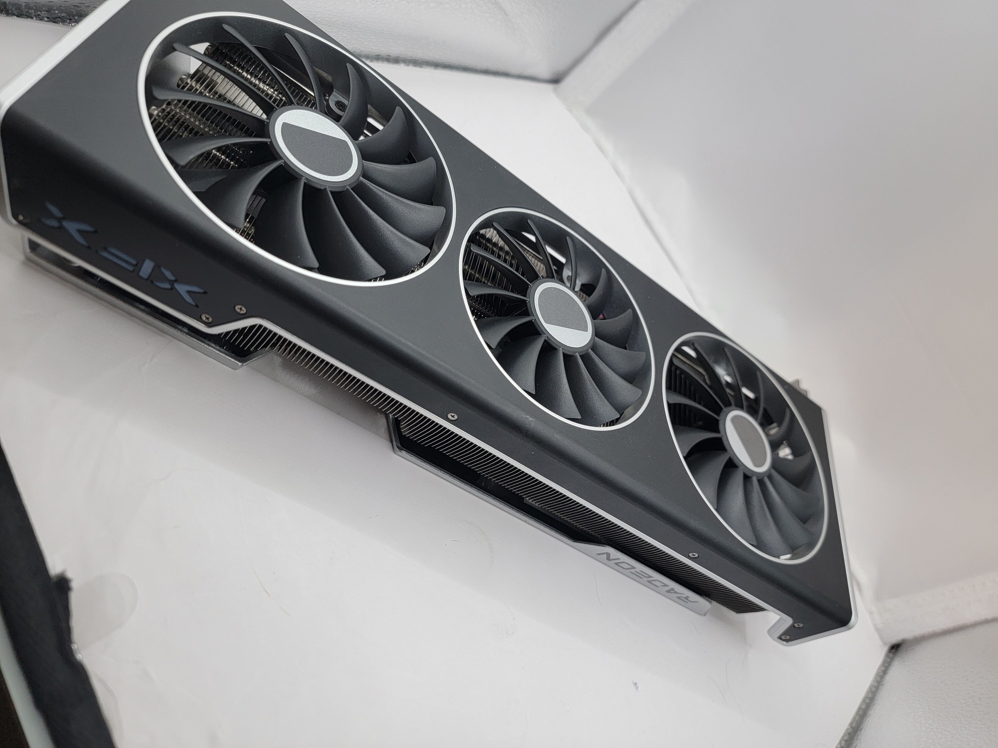 XFX Speedster MERC 319 Radeon RX 7800 XT Black Edition 16GB GDDR6 Graphics Card