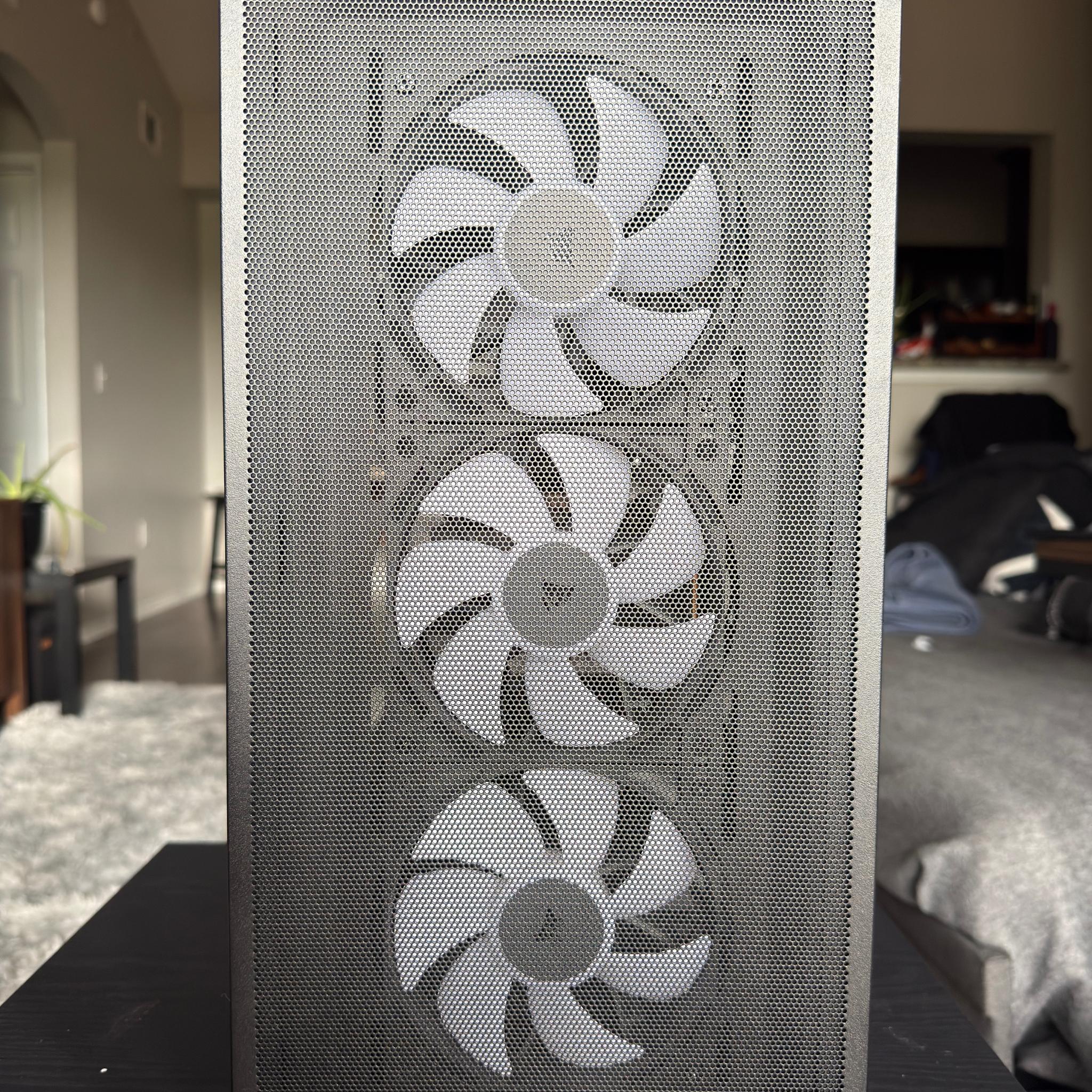 7800X3D - 9060 XT 8GB - 32GB DDR5