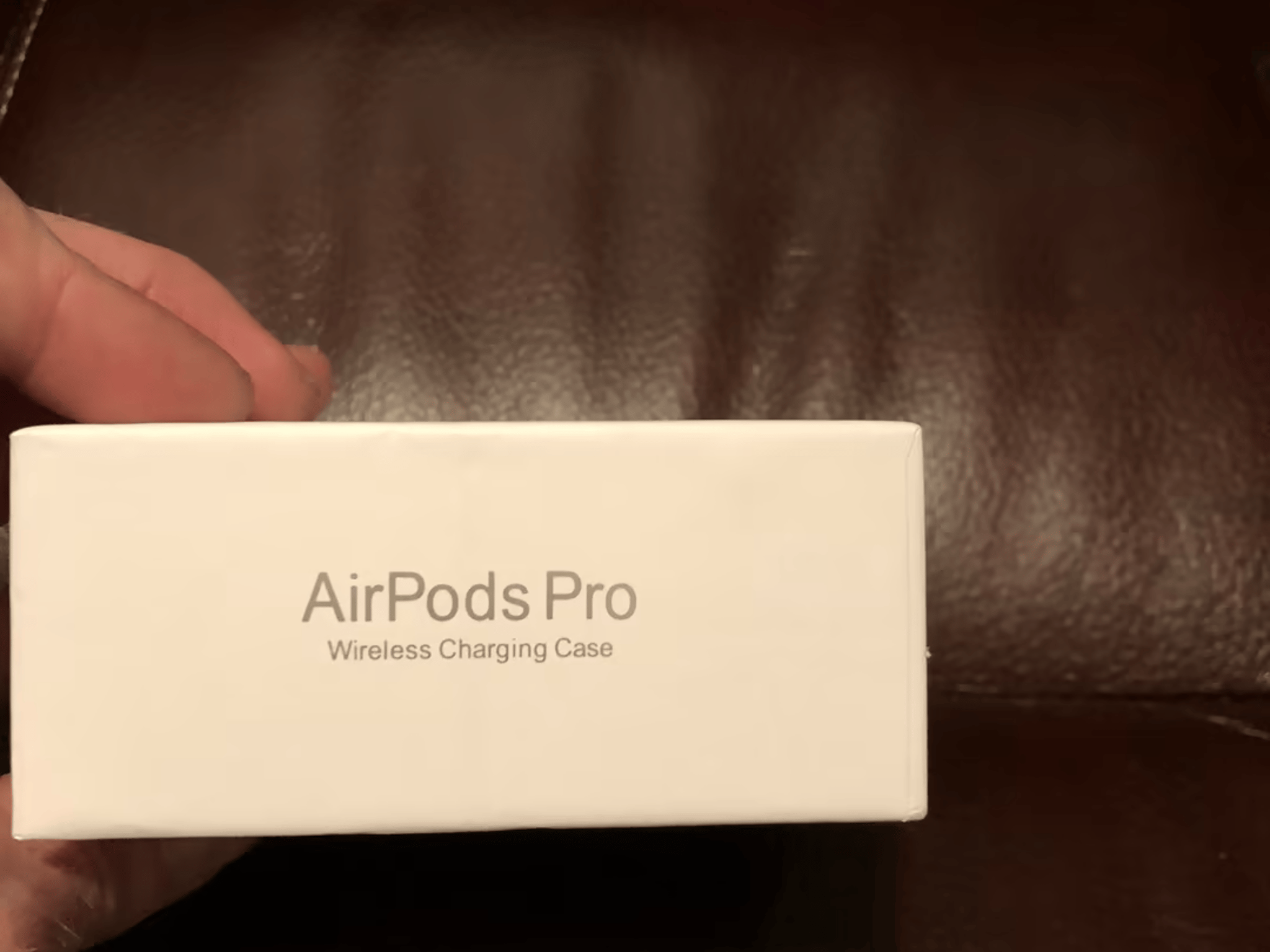 New Apple AirPods Pro w/ mag.case 