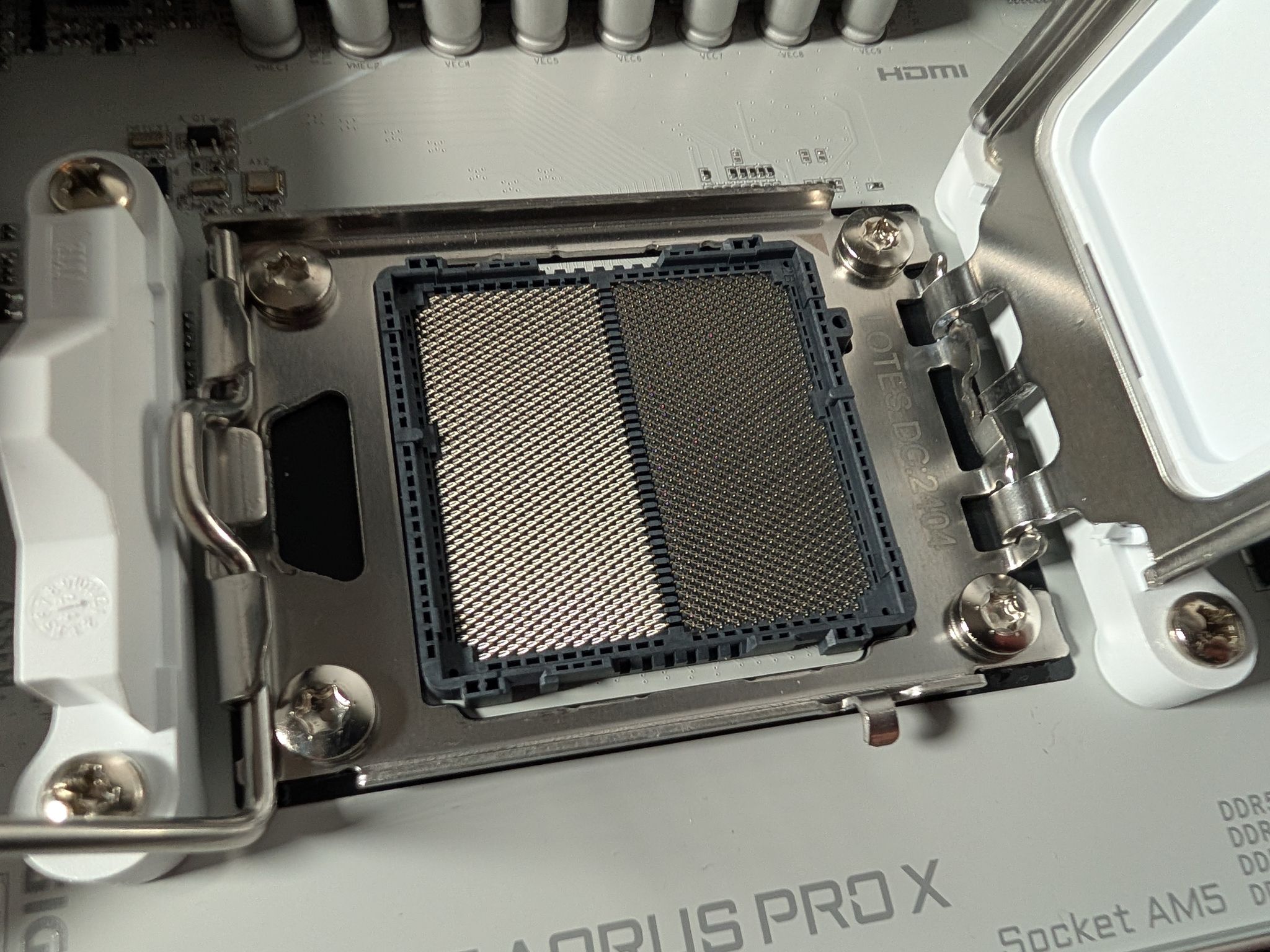 Gigabyte X670E AORUS PRO X ATX AM5 Motherboard