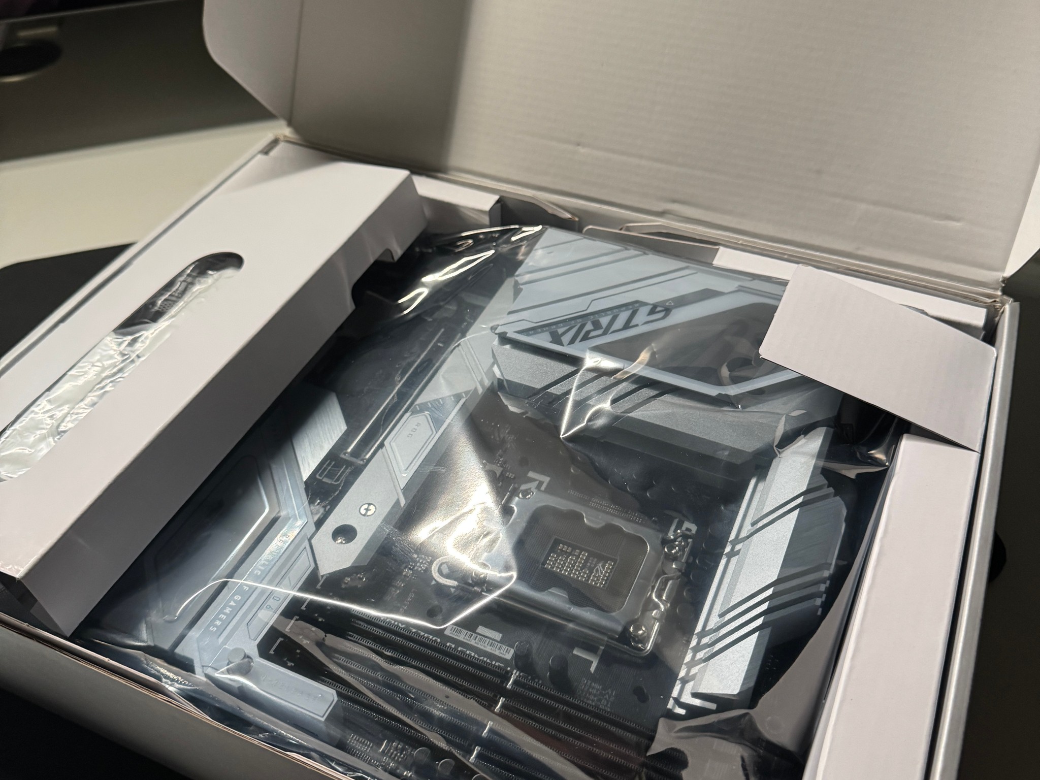 Asus Rog Strix Z790 A-Gaming Wifi II - Used (Great Condition)