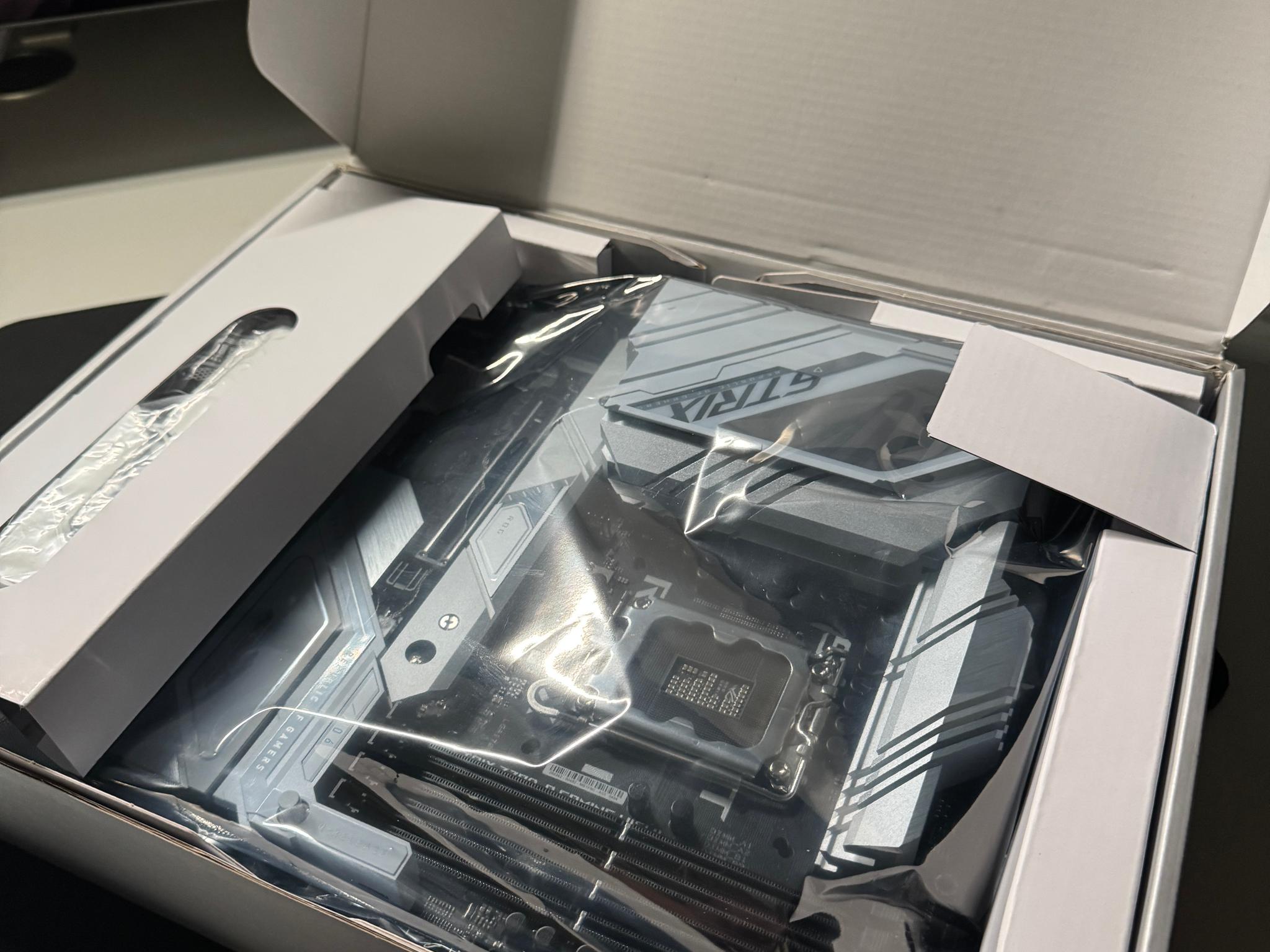 ASUS ROG STRIX Z790-A GAMING WIFI II - Image 3