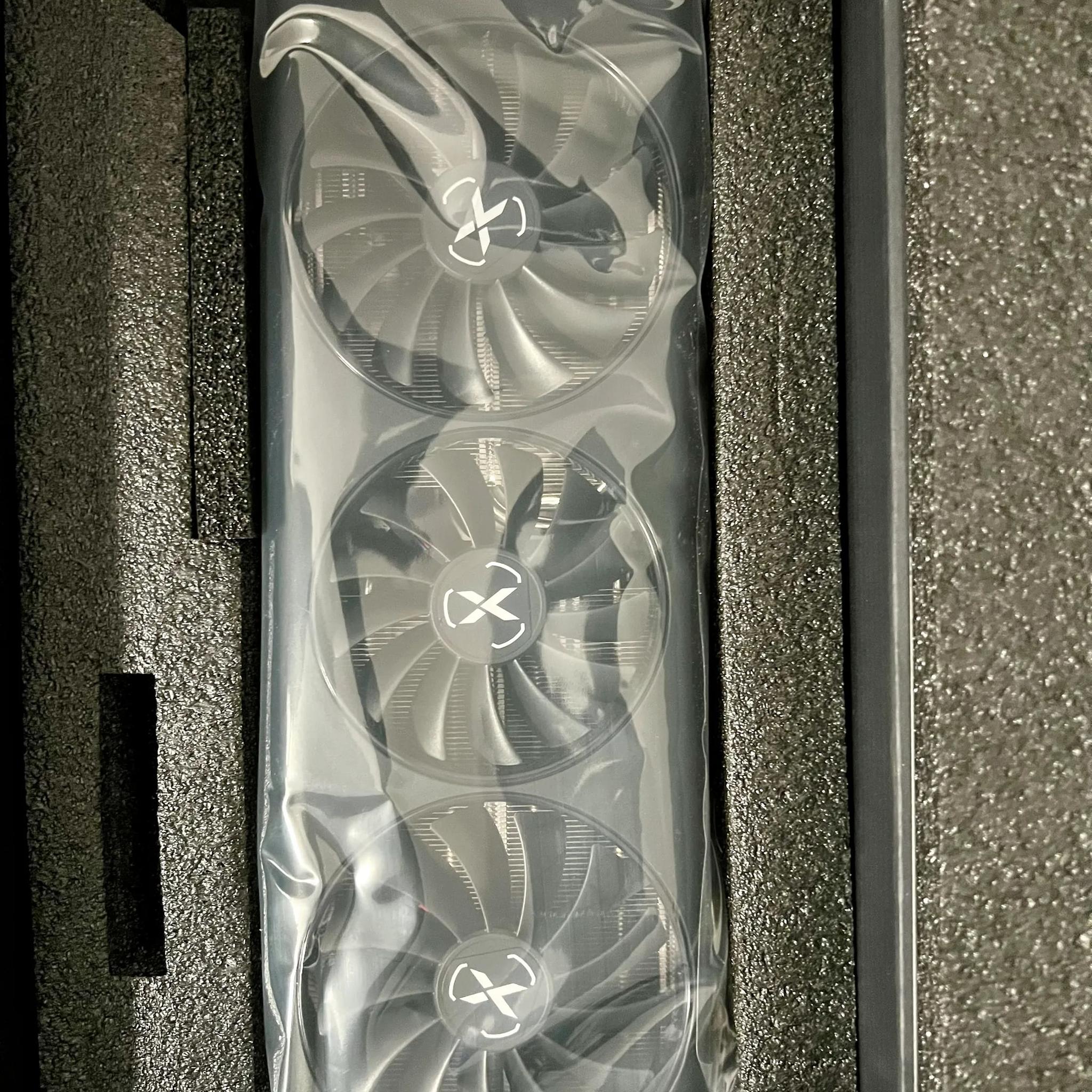 SUPER CLEAN XFX SWFT 319 RX 6800