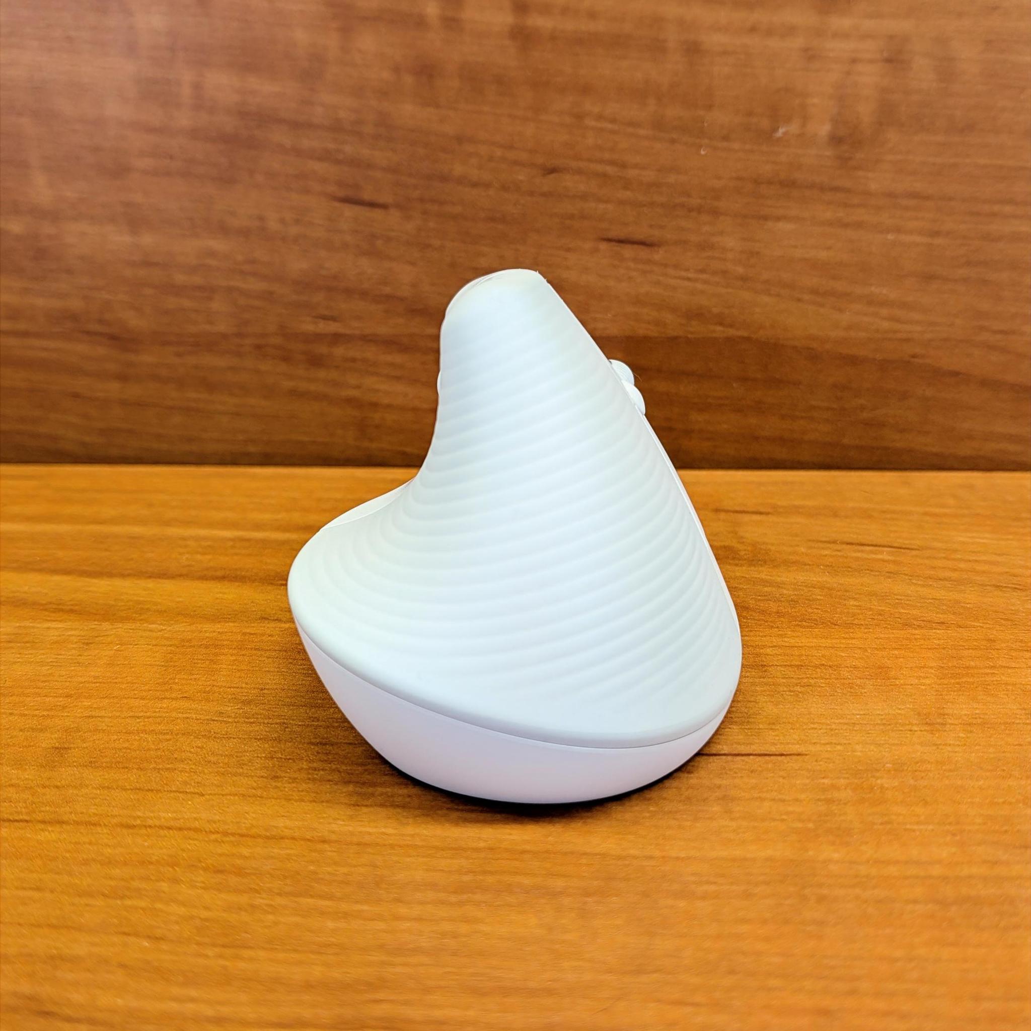 Logitech Lift Vertical Ergonomic Mouse Off-White right-handed