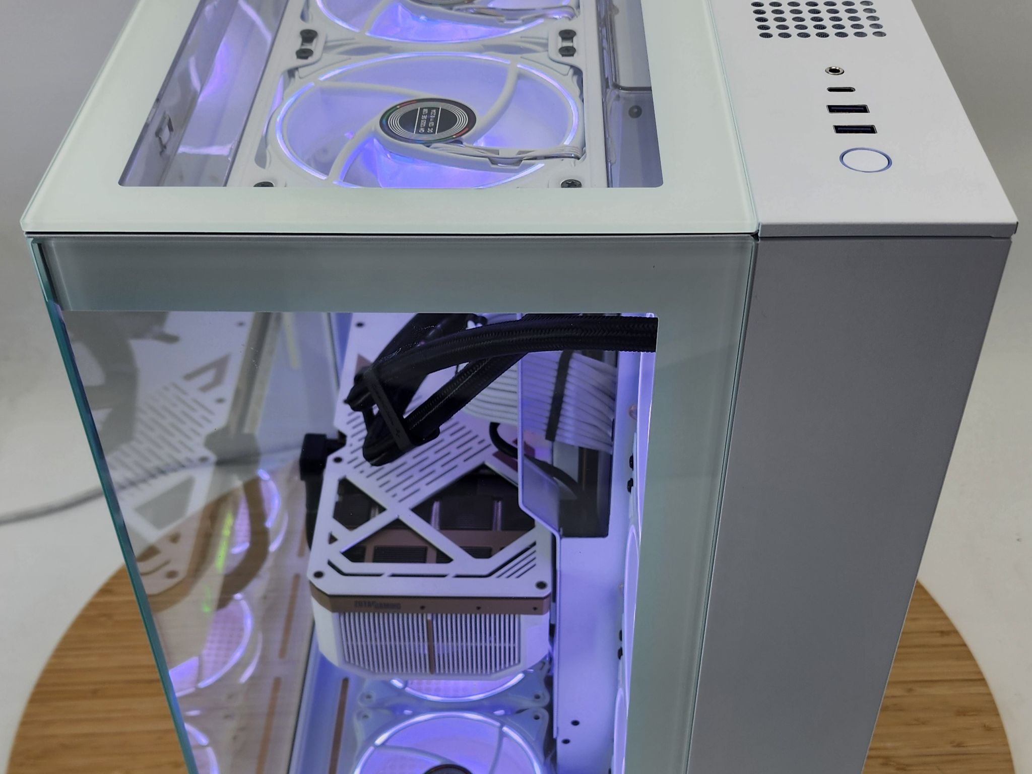 Gaming PC Ryzen 9 9900X 32GB RAM 2TB SSD RTX 5080 16GB Windows 11 Computer