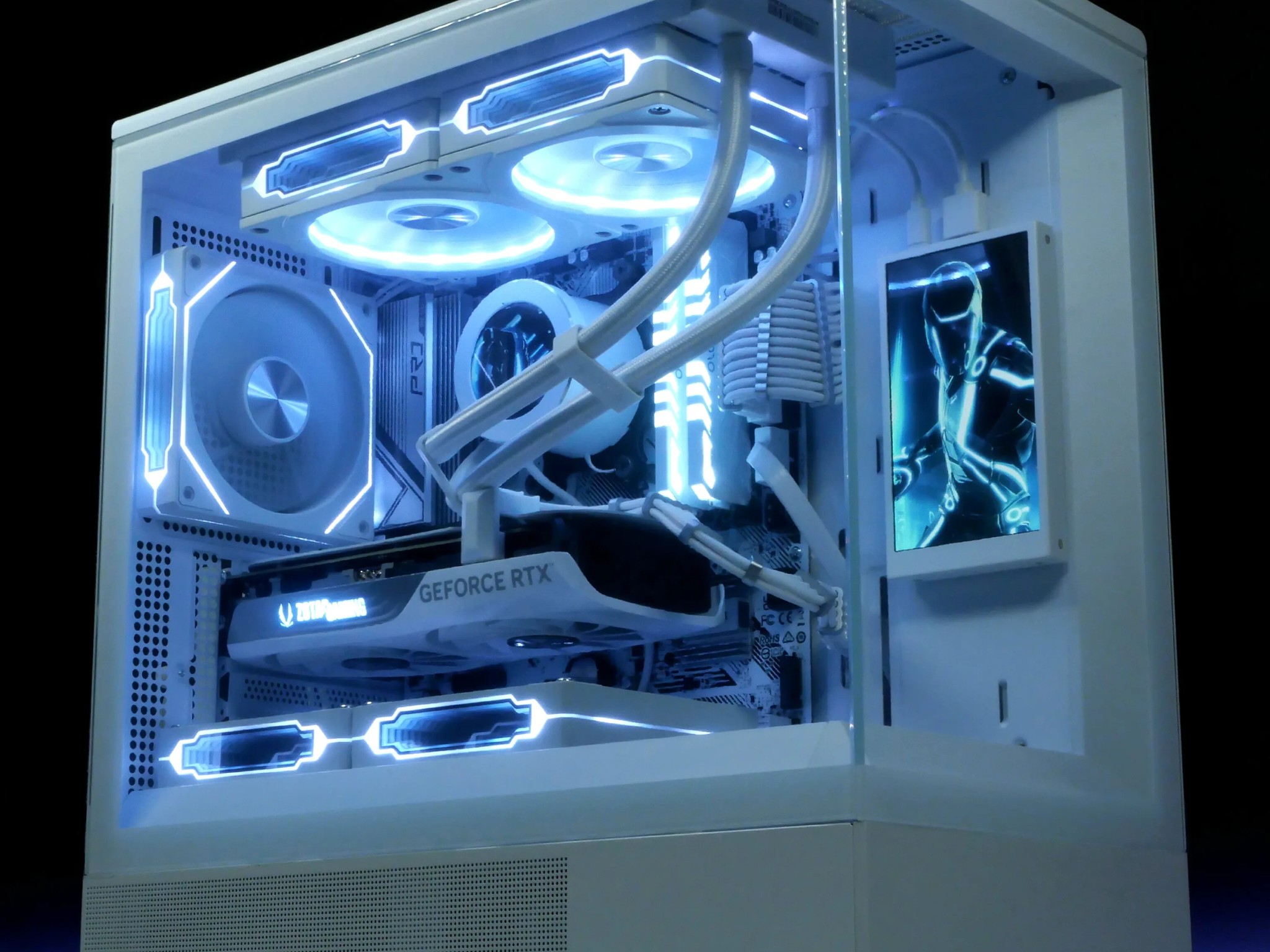 🖥×🧊 Ryzen 7 5700X3D, RTX 4070, 32GB RAM, 1TB Gen 4.0 nvme