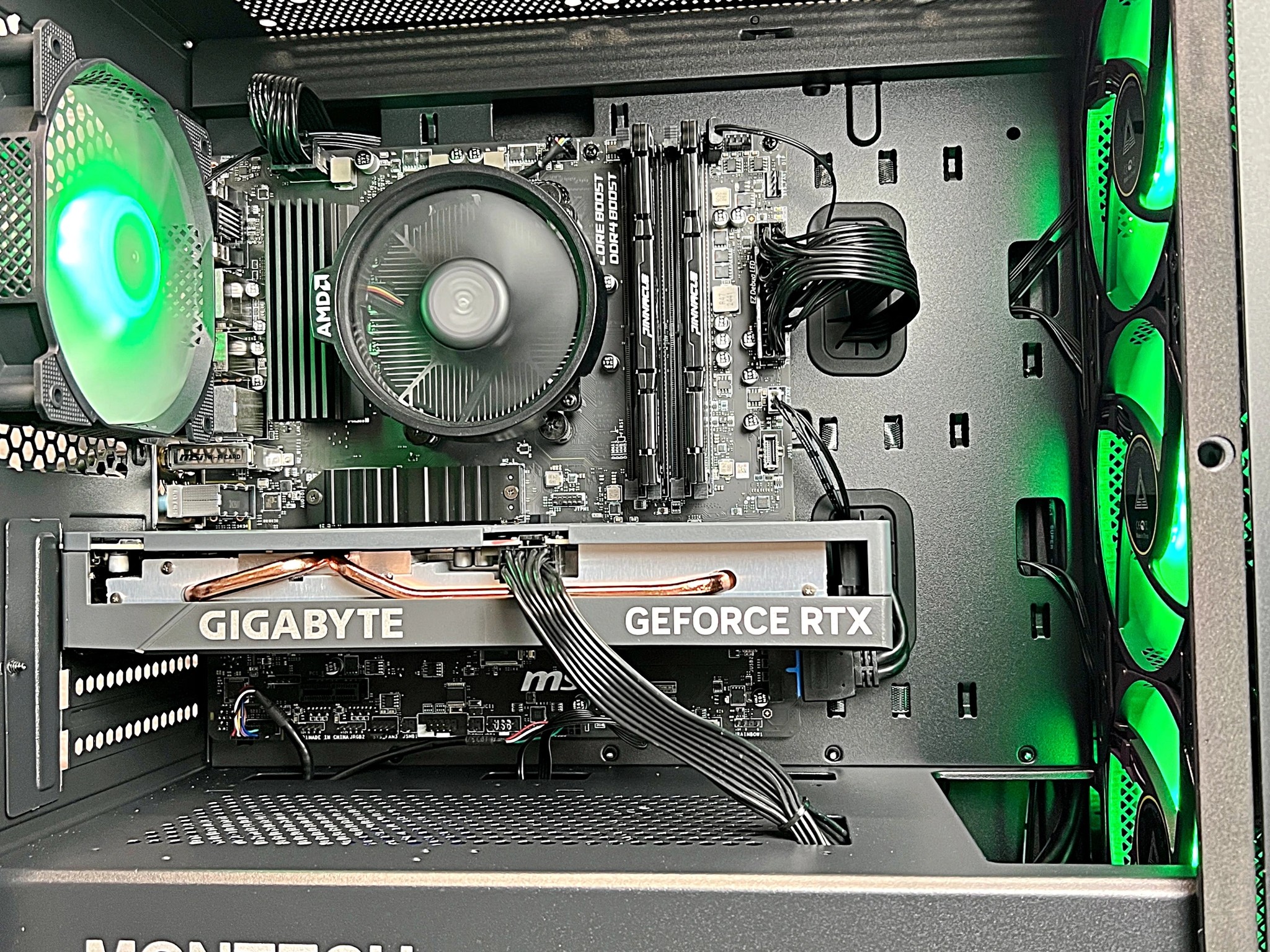 RTX 4060 Ryzen 5 5600 32GB RAM 1TB M.2 Gaming PC