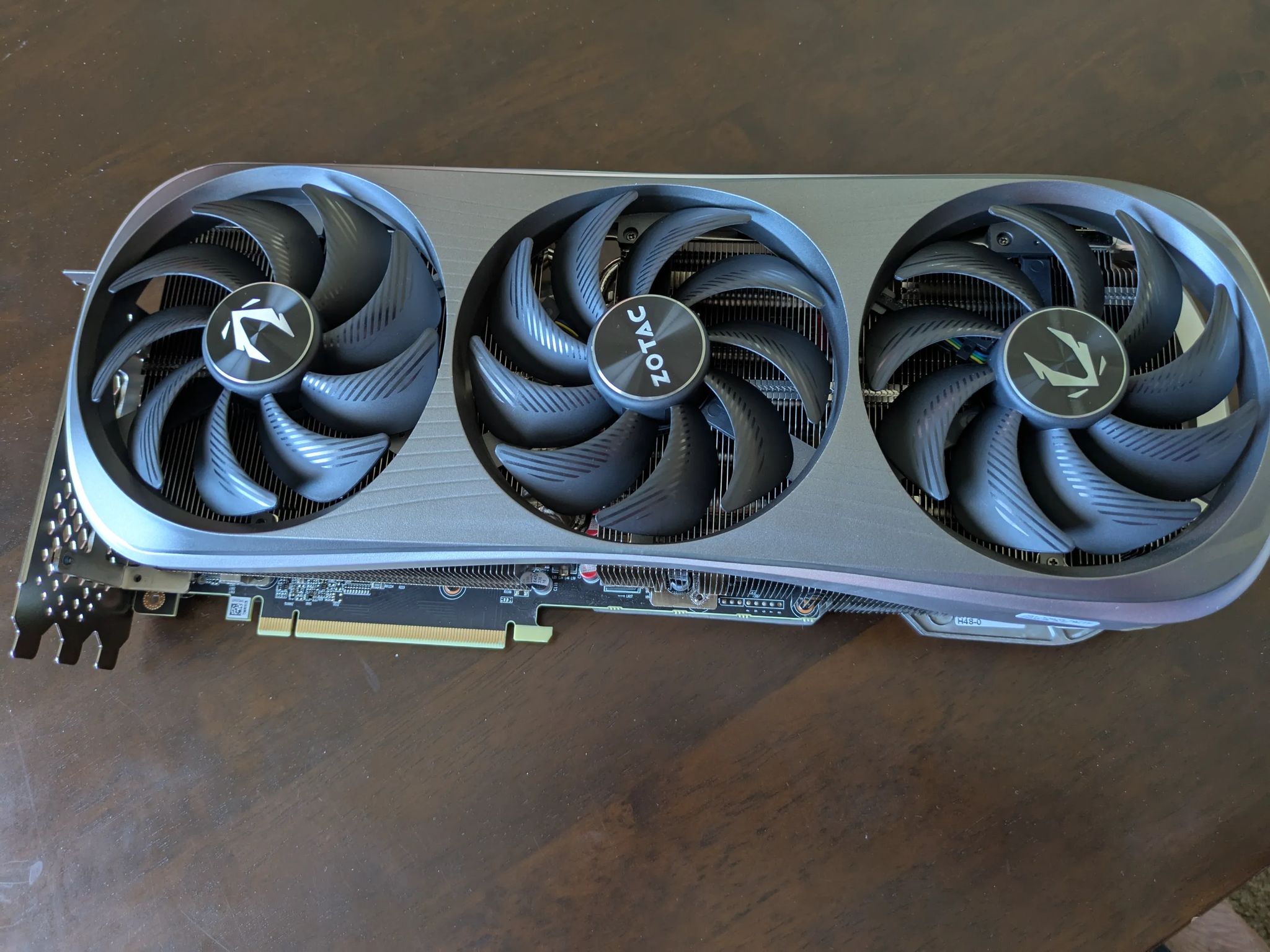 ZOTAC GeForce RTX 4070 Ti AMP Extreme AIRO - ZOTAC's flagship Cooler. Factory OC. DLSS 3 & 4