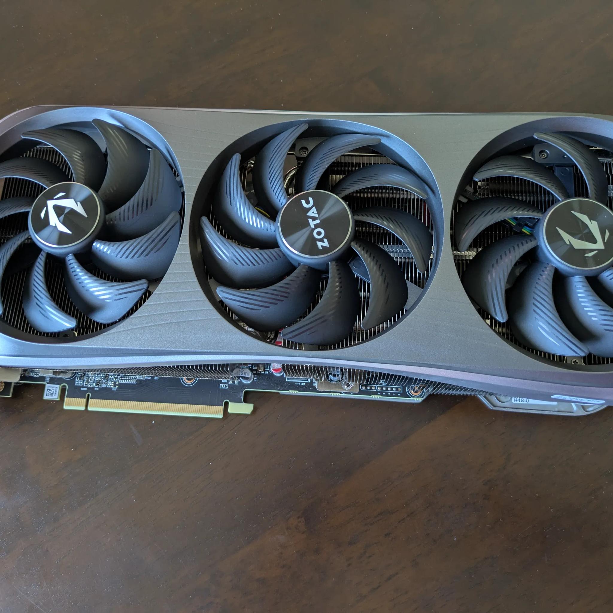 ZOTAC GeForce RTX 4070 Ti AMP Extreme AIRO - ZOTAC's flagship Cooler. Factory OC. DLSS 3 & 4