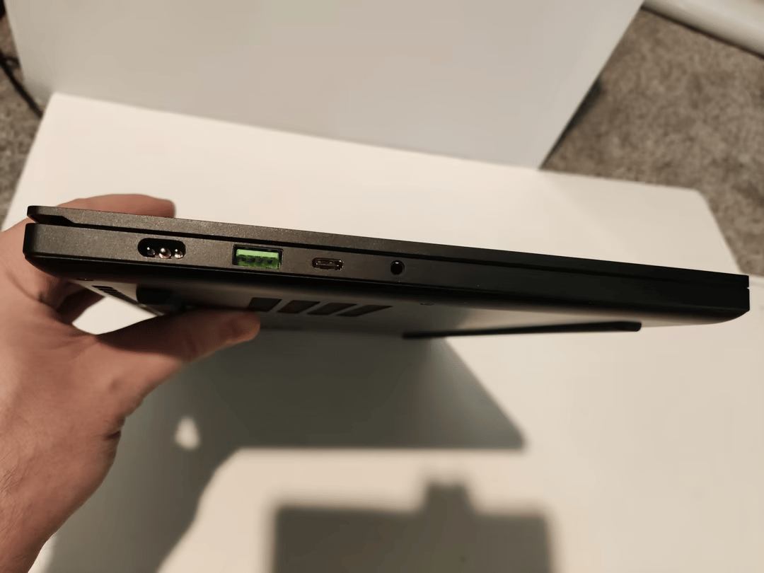 Razer Blade 14" 165hz 1440p Ryzen 9 5900HX RTX 3070 1TB SSD Laptop