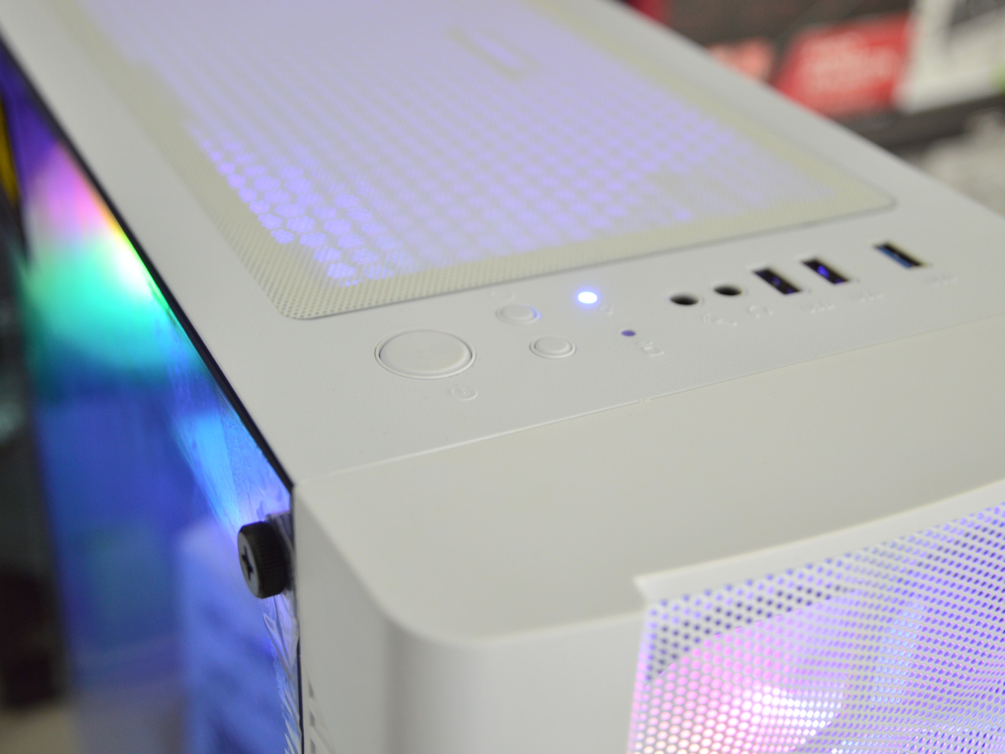 🌈🌨️| RTX 2060 SUPER 6GB | INTEL i5-9500 | 16GB DDR4 RAM | 1TB SATA SSD | Rainbow Blizzard |