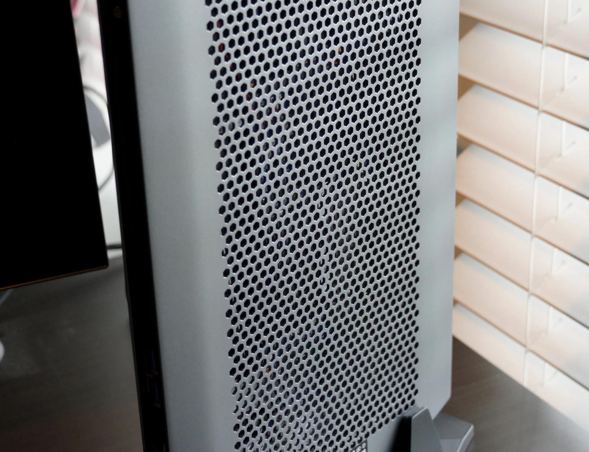 Minisforum NUCXi7 Slim Gaming PC