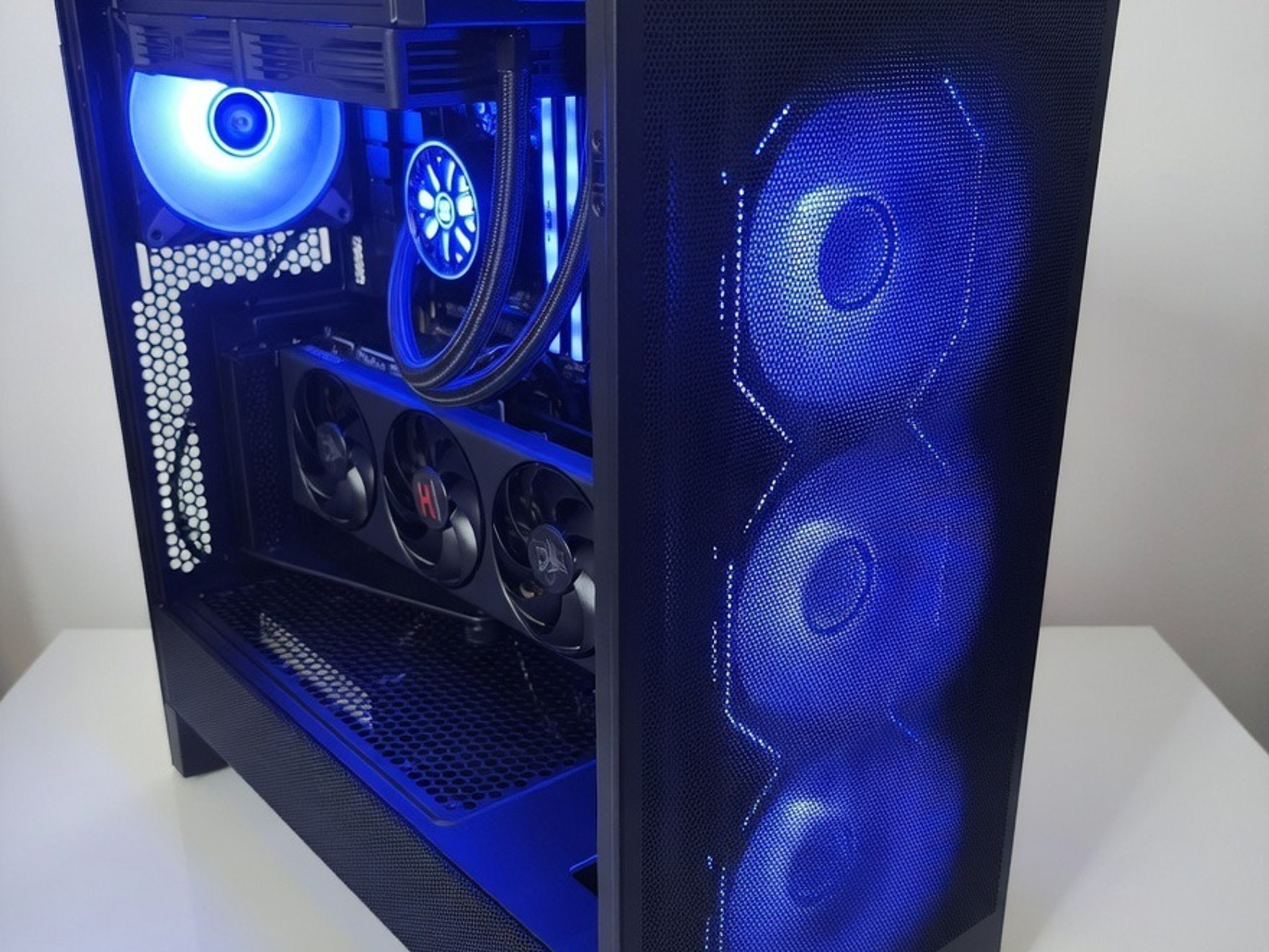 RX 9060 XT 16 gb | Ryzen 5 7400f | 32gb DDR5 | 1 TB NVME