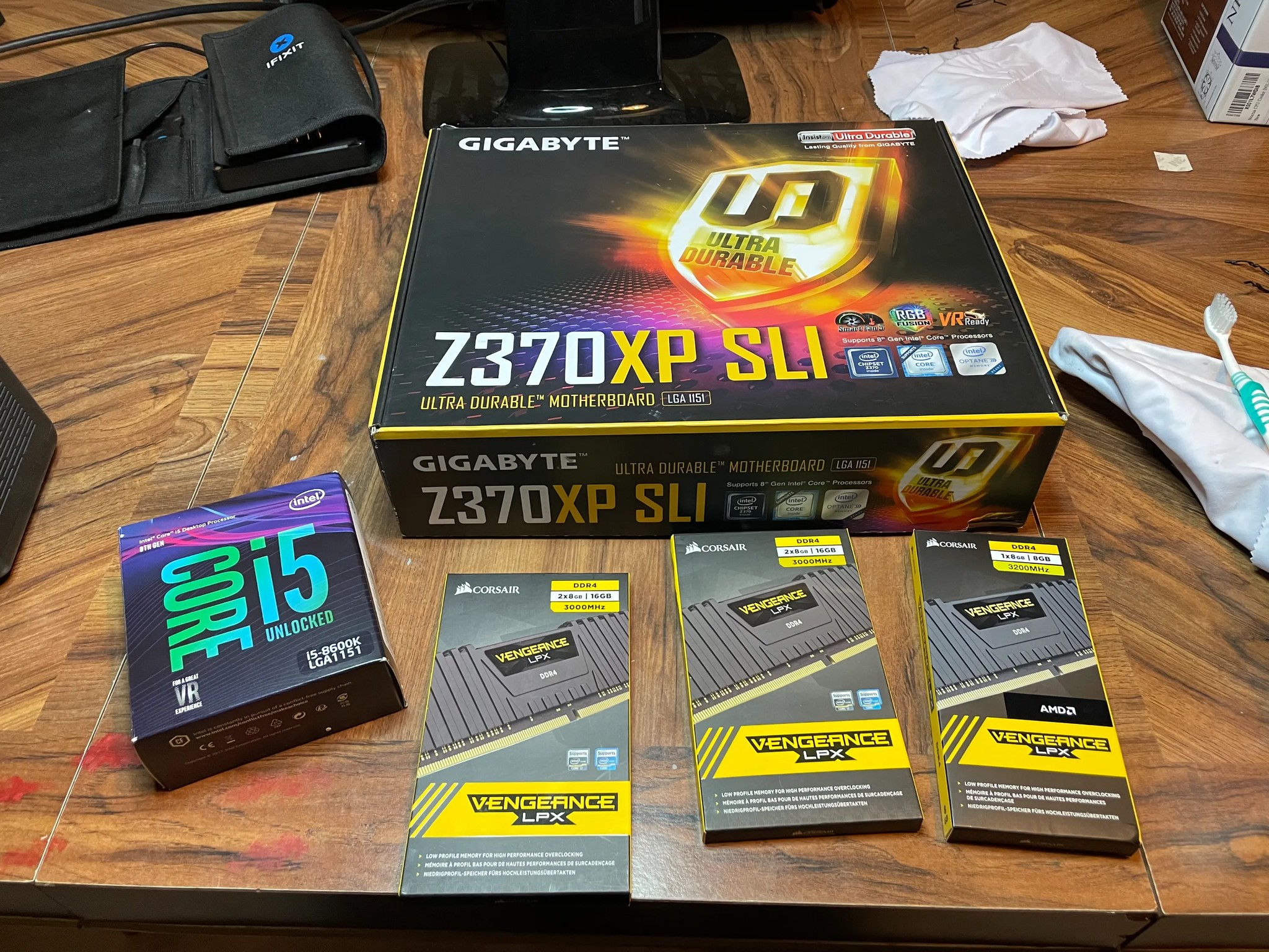 i5-8600K + Gigabyte Z370XP SLI + 32GB Corsair Vengeance 3000MHz Gaming Bundle