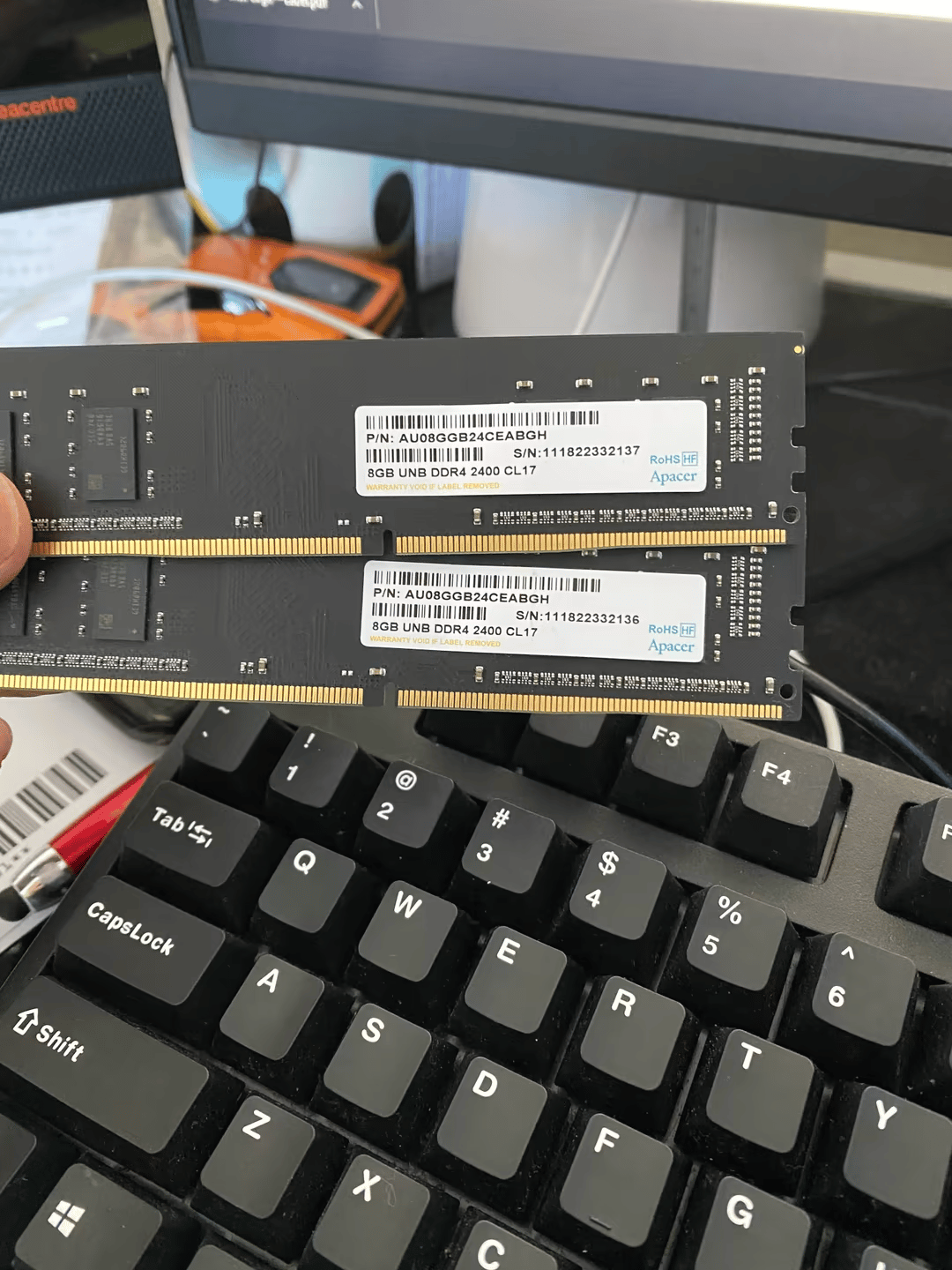 16GB (2 X 8GB) DDR4-2400 PC4-19200 CL17 AU08GGB24CEABGH DIMM Desktop RAM Memory