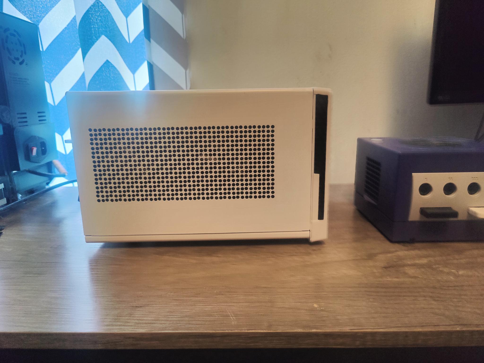 AMD Radeon RX 6600 XT - Image 2