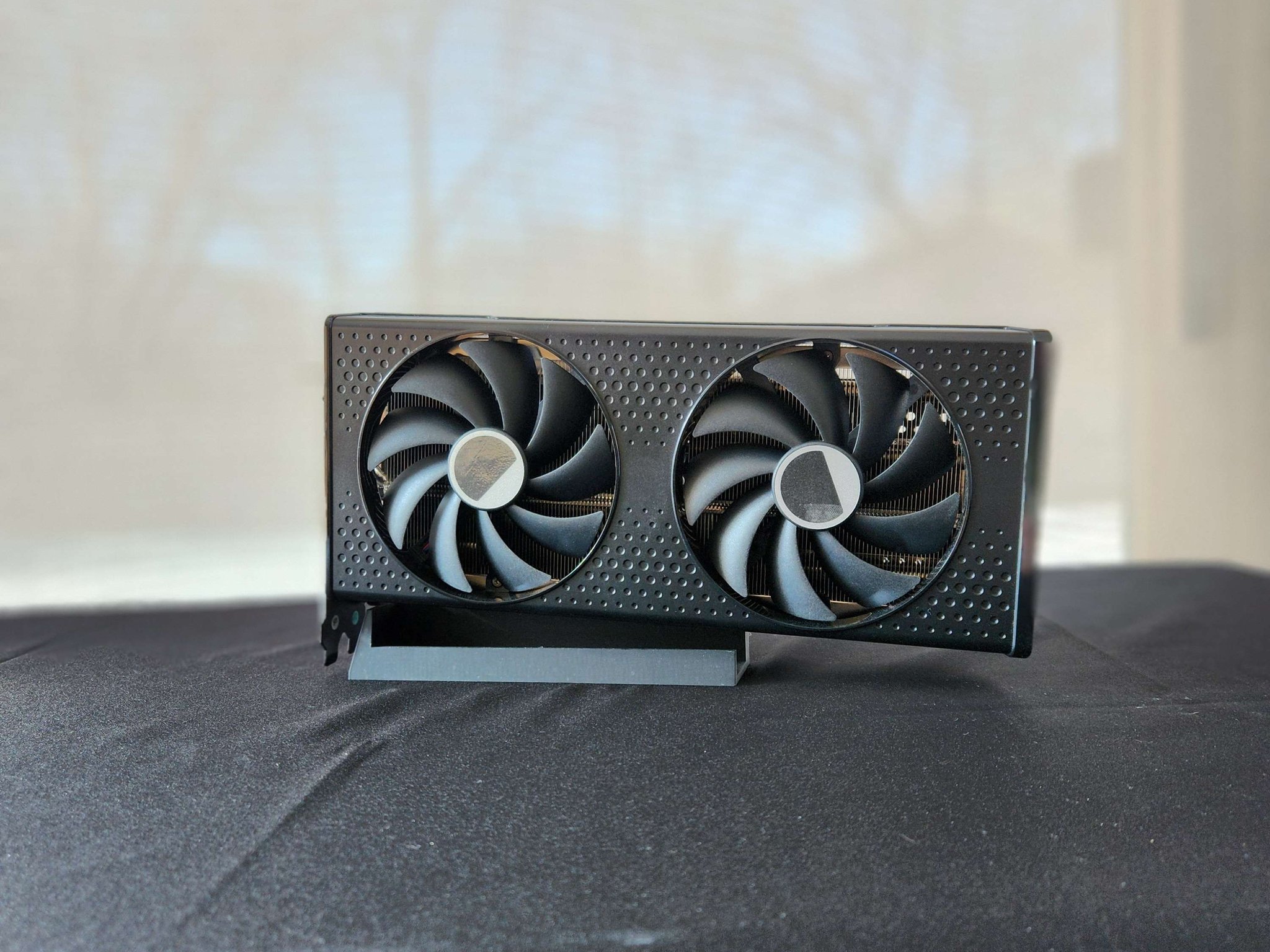 XFX Speedster SWFT 210 Radeon RX 7600 XT 16GB