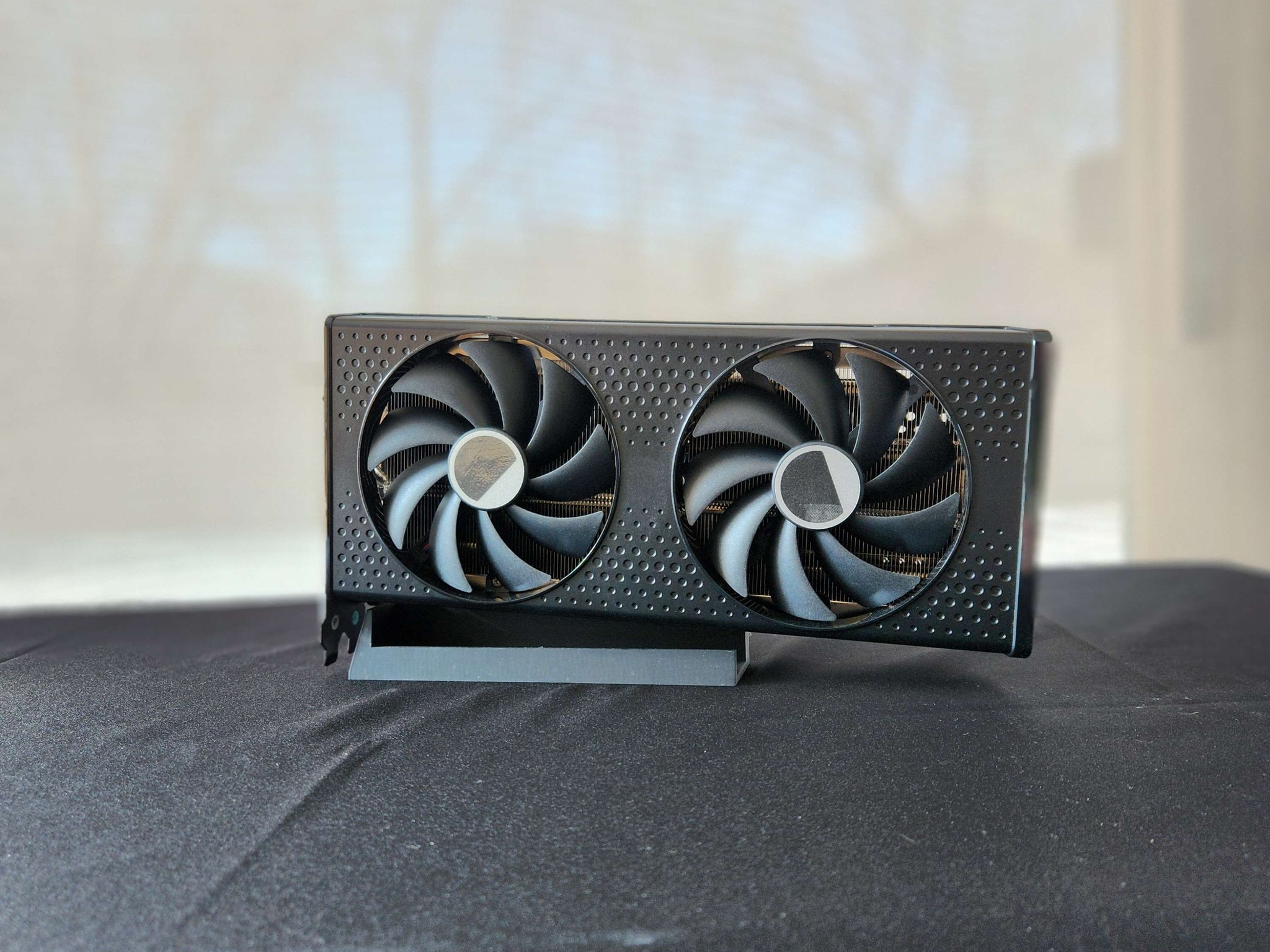 XFX Speedster SWFT 210 Radeon RX 7600 XT 16GB