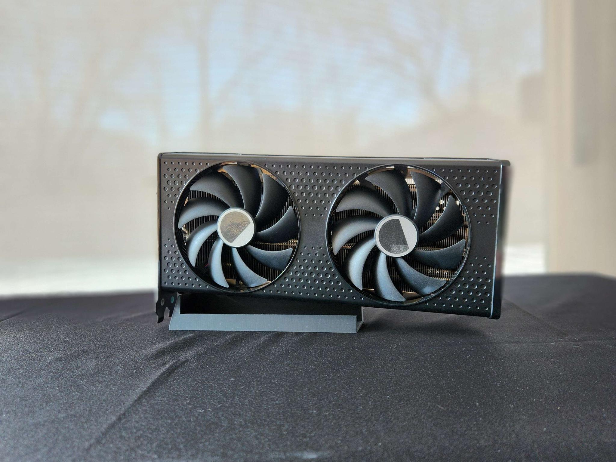 XFX Speedster SWFT 210 Radeon RX 7600 XT 16GB