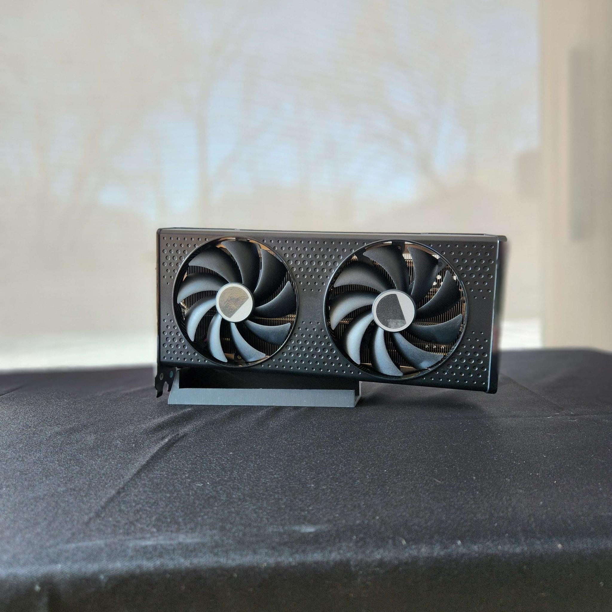 XFX Speedster SWFT 210 Radeon RX 7600 XT 16GB