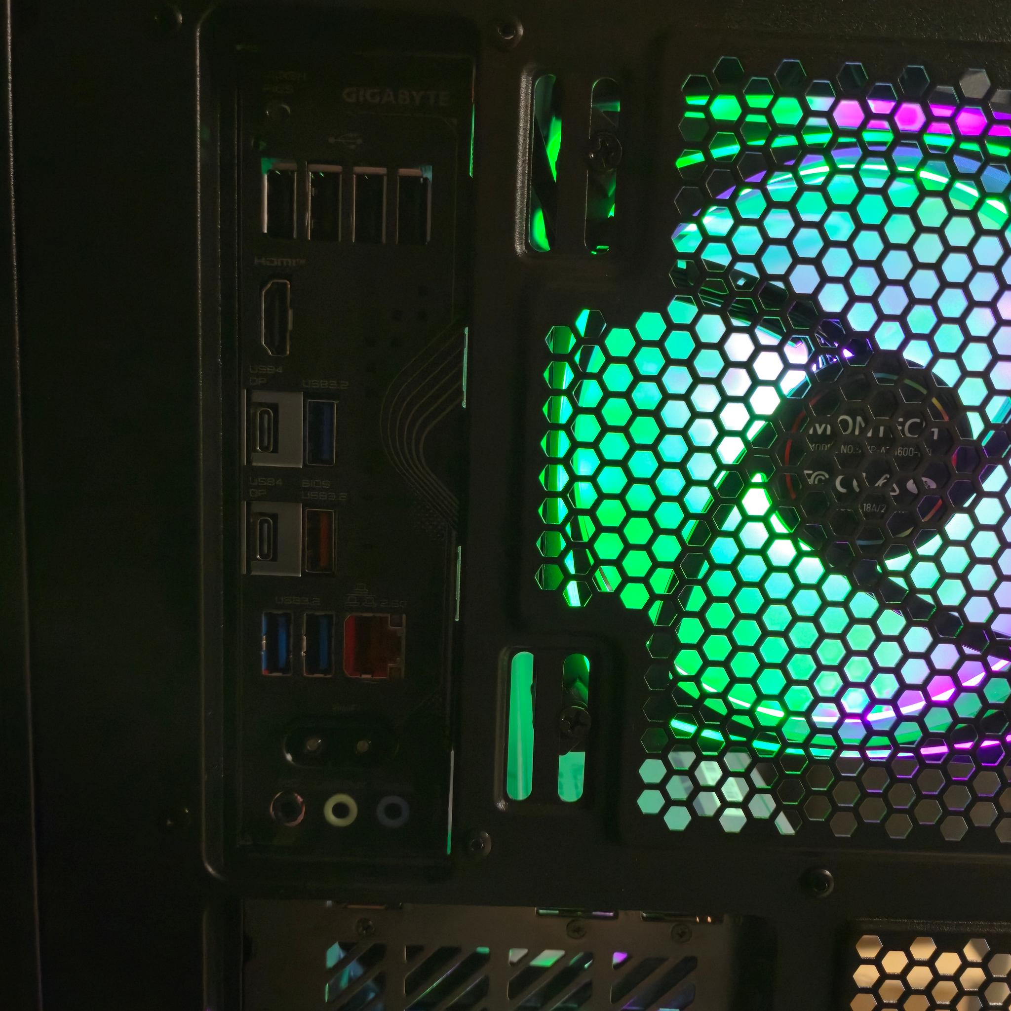 Ryzen 7 7800X3D - RX 9060 XT 16GB - 32GB DDR5 6000 CL30 - Gen4 NVMe - Montech Sky 3 - Custom PC