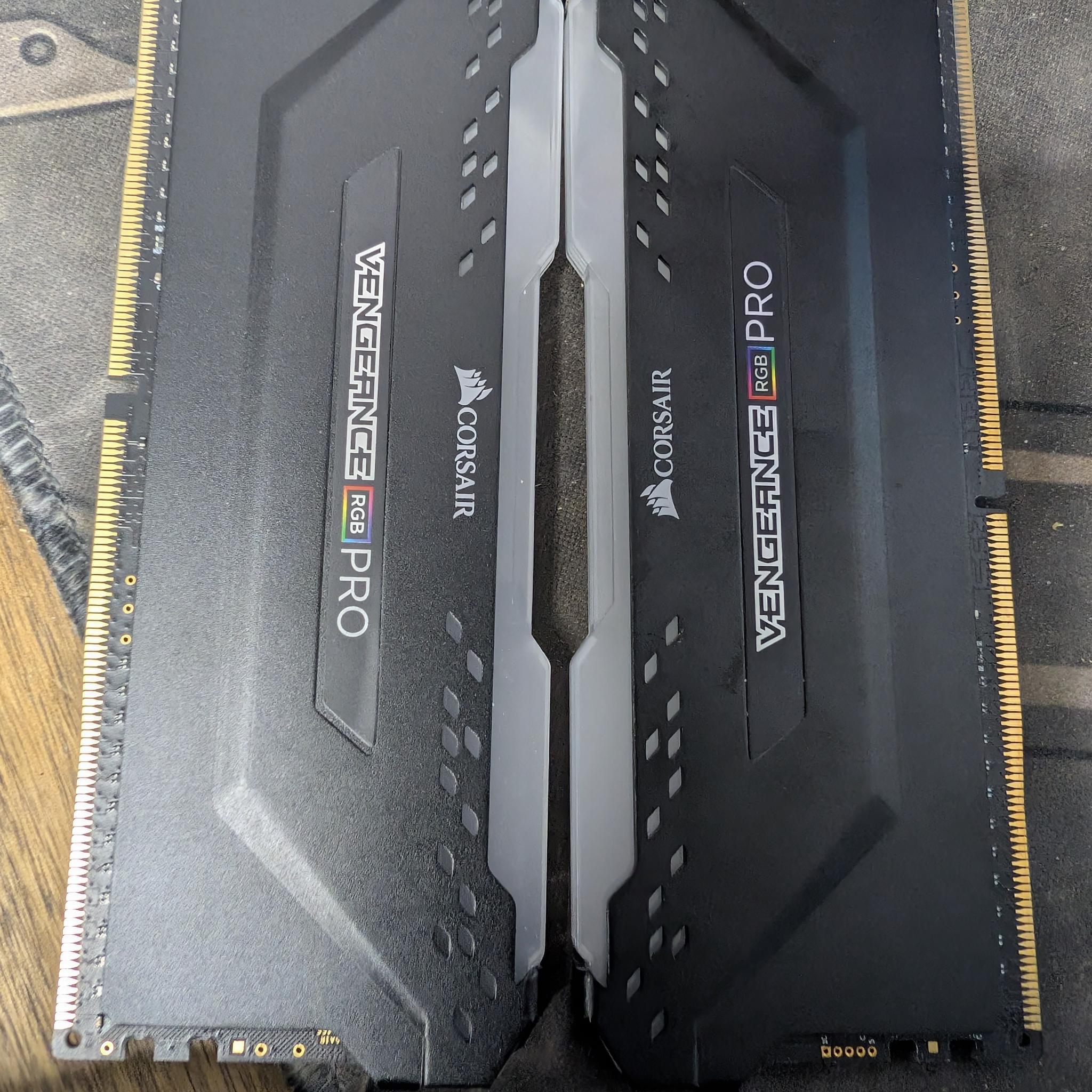 Corsair vengeance rgb PRO 16gb ram