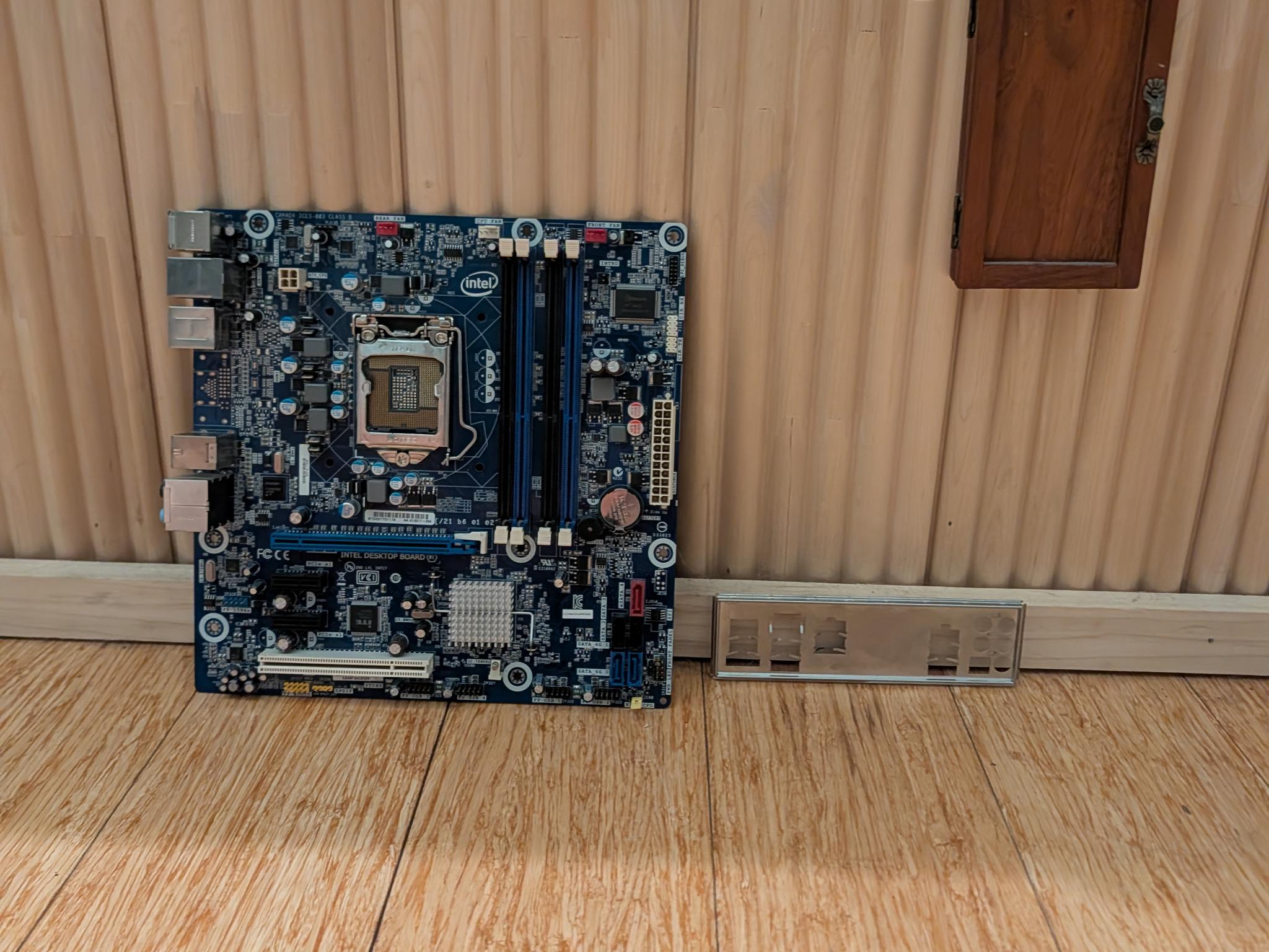 Intel LGA 1155 Motherboard w/ IO Shield