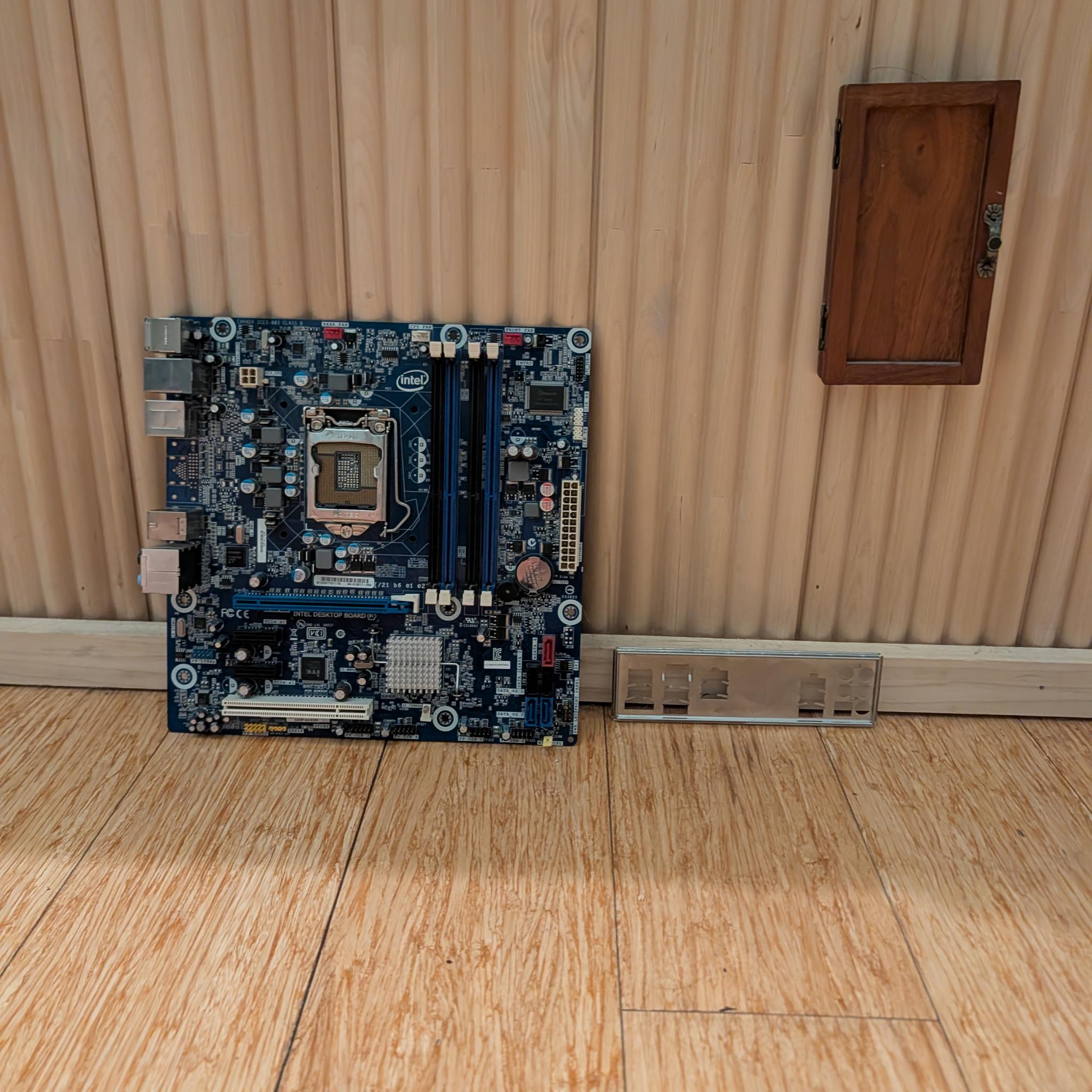 Intel LGA 1155 Motherboard w/ IO Shield
