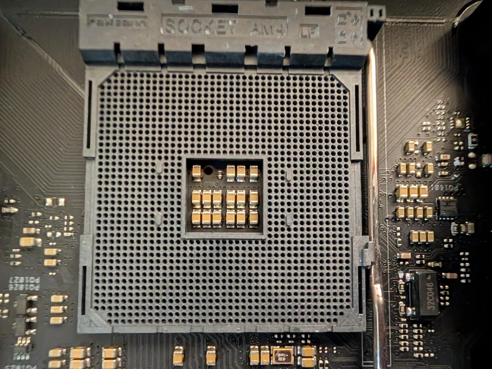 Asus ROG Crosshair DarkHero x570 motherboard