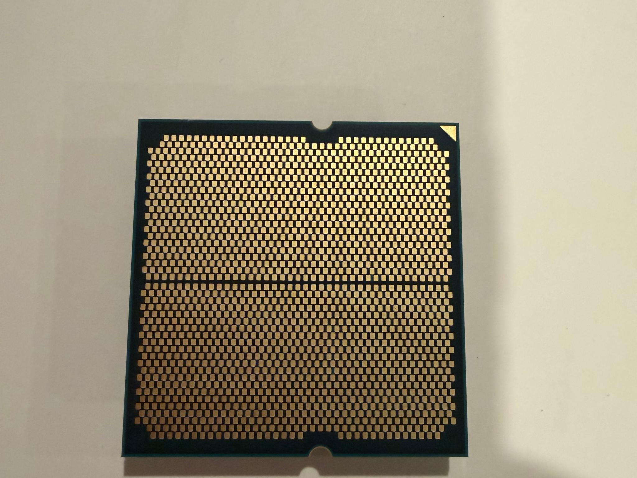 AMD RYZEN 5 7600X — Mint Condition!