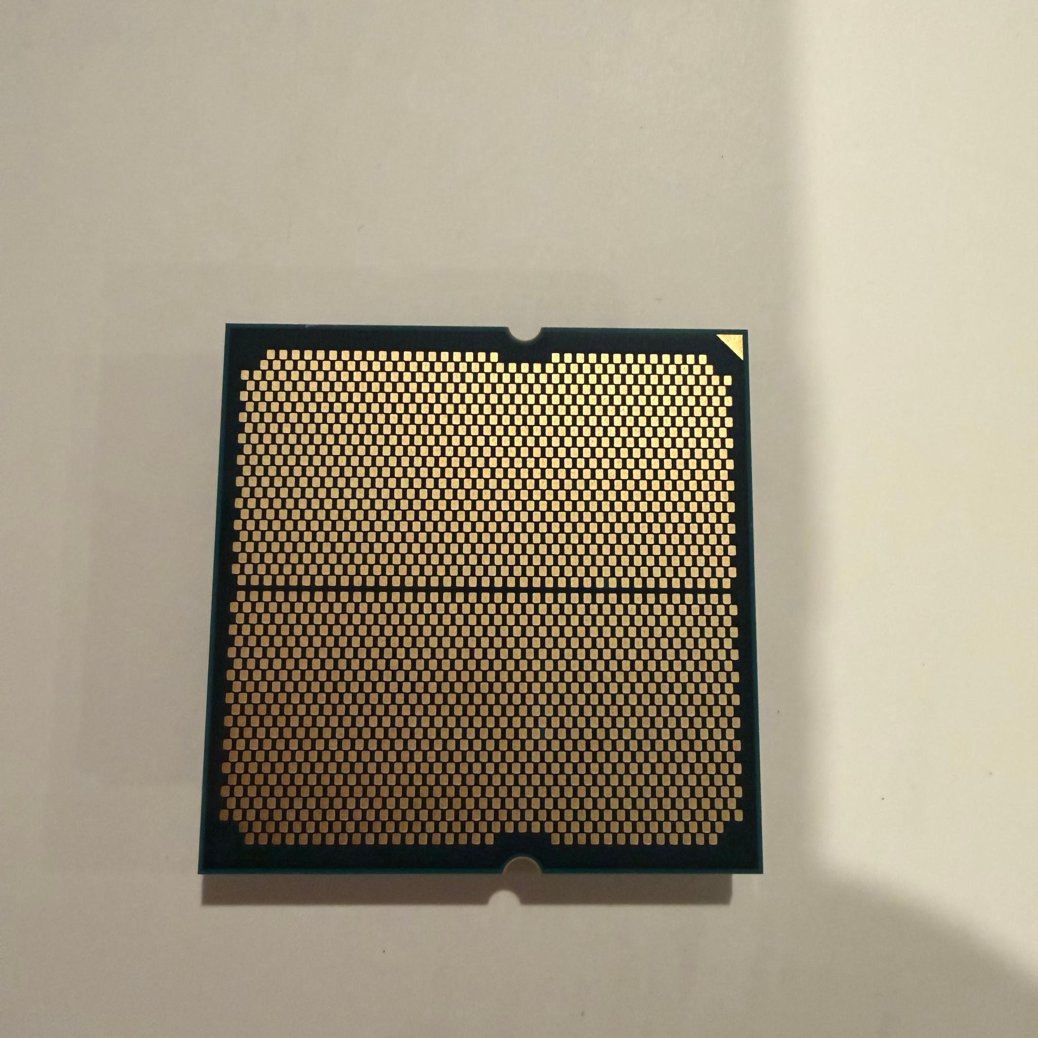 AMD RYZEN 5 7600X — Mint Condition!