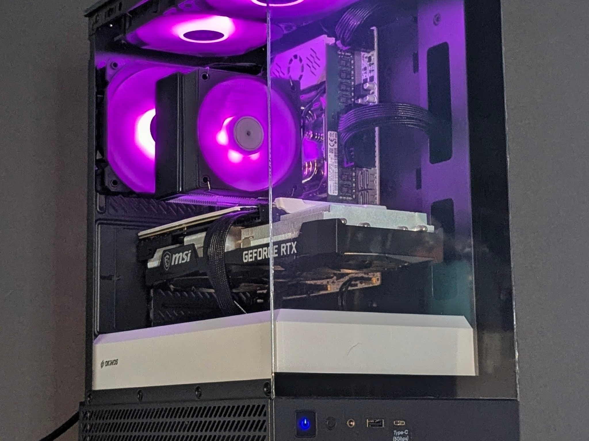 シャチ  ⚫⚪RTX 3070⚫⚪32GB DDR4 RAM⚫⚪Intel(8-cores/16-threads)⚫⚪1tb Nvme⚫⚪Windows 11 Pro