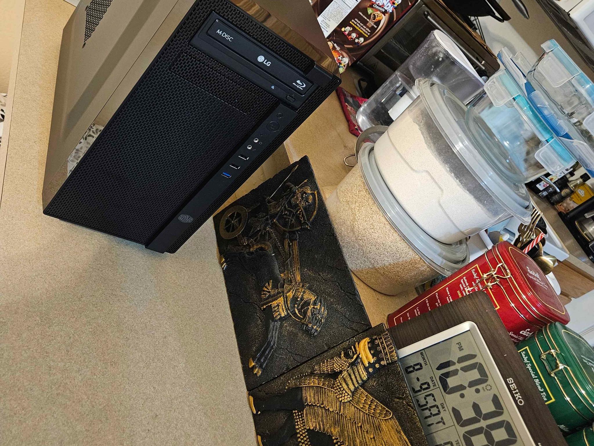 All-AMD Ryzen 5 5600 & Radeon 6650 XT (PS5-esque) caliber gaming rig ready for e-sports & Blu-ray!