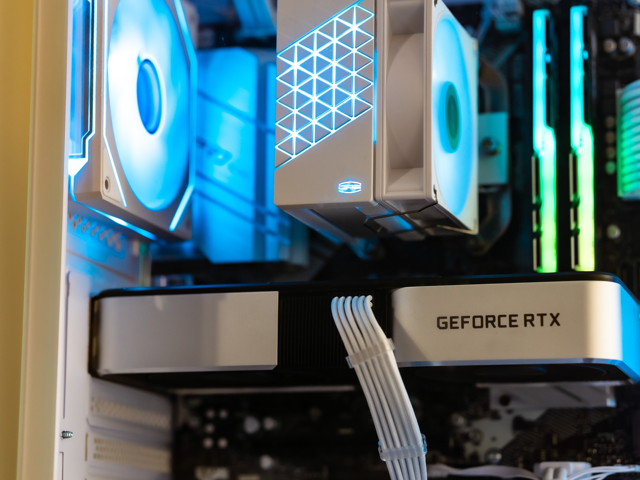 ❄️Insane Gaming PC | NVIDIA RTX 3060Ti Founder's Edition | Ryzen 5 5600 | 1440p Streaming/Gaming❄️