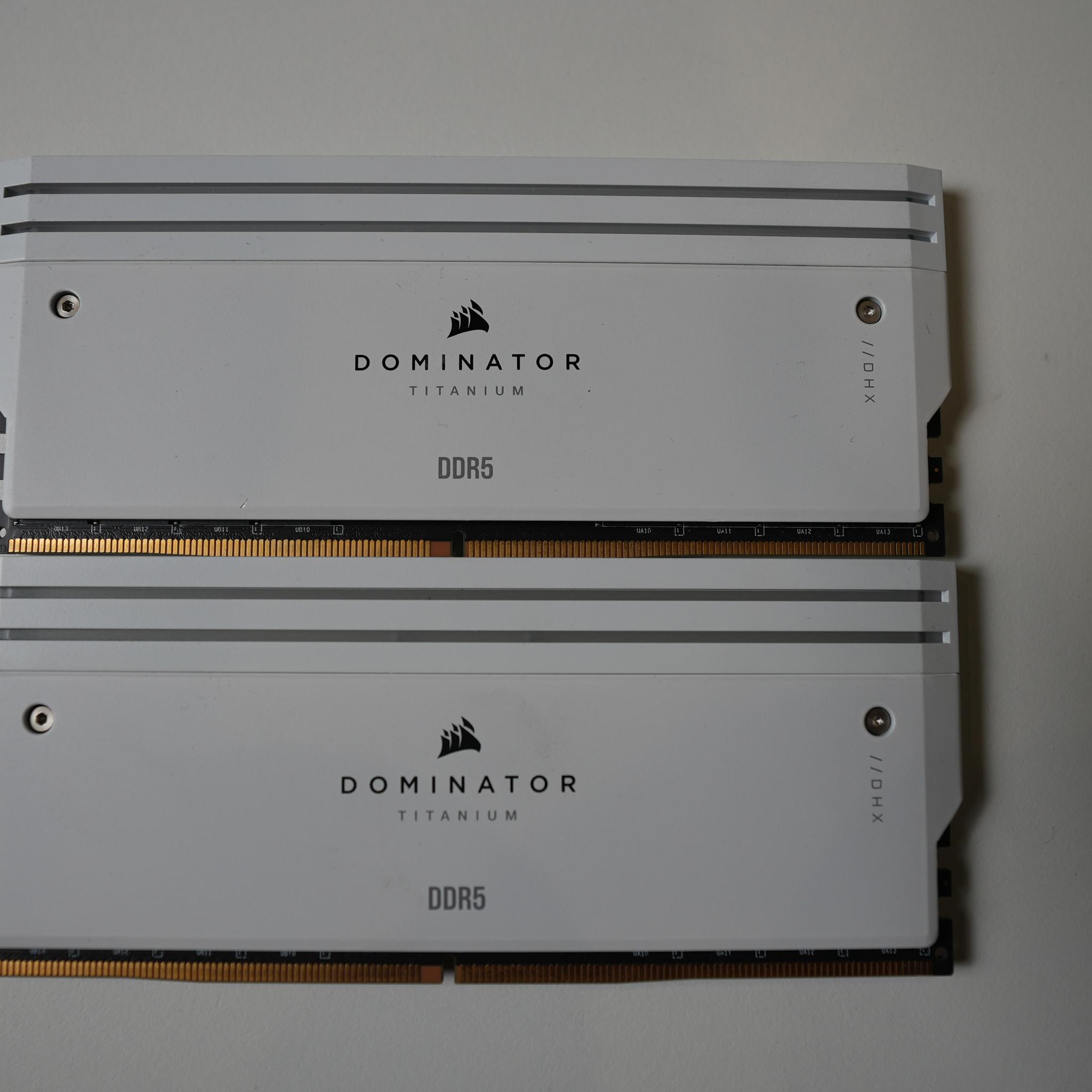 Corsair Dominator Titanium First Edition 64GB DDR5-6000 (2x32GB) - White