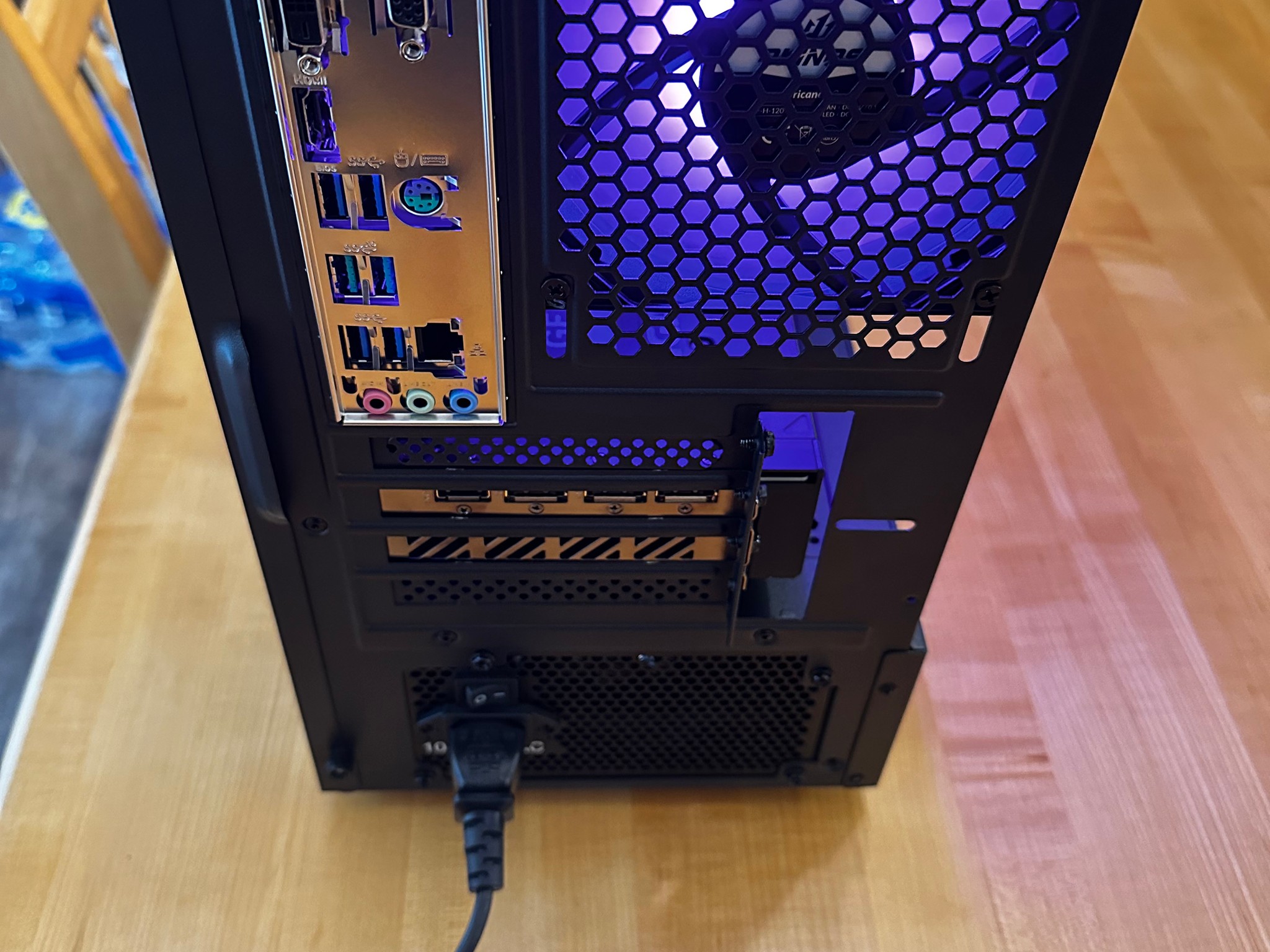 🕶️🐼|RTX 4070 ti, Ryzen 5800x, 32gb DDR4, 1tb NVMe, AIO Cooled Gaming, Streaming, Wifi Equipped PC