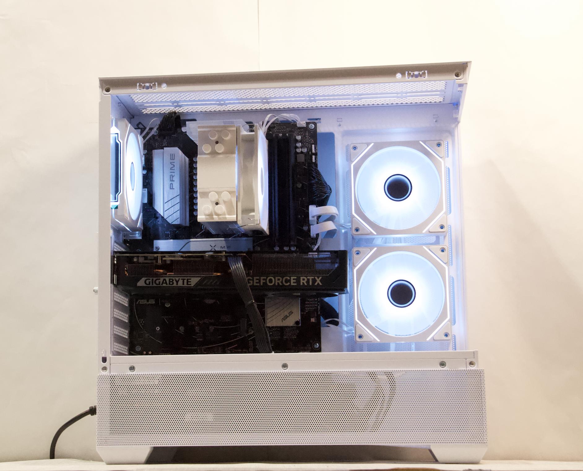 RTX 5070, Ryzen 5 9600X, 32GB DDR5, 2TB NVMe SSD, WiFi - Custom Gaming PC