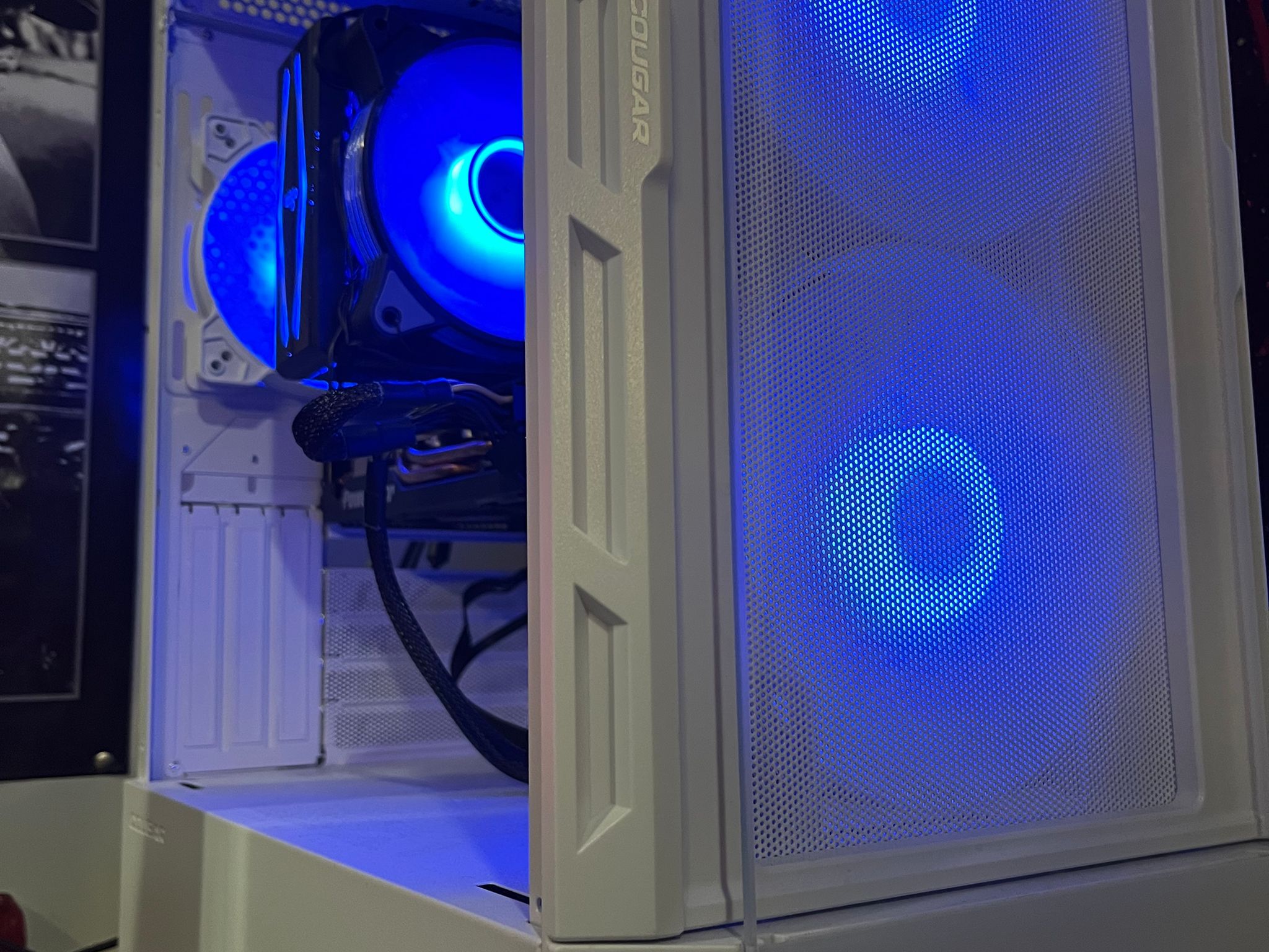 ALL WHITE 1080p/1440p Streaming/Gaming PC | RX 5700XT, Intel i7 10700, 512GB SSD, 32GB DDR4