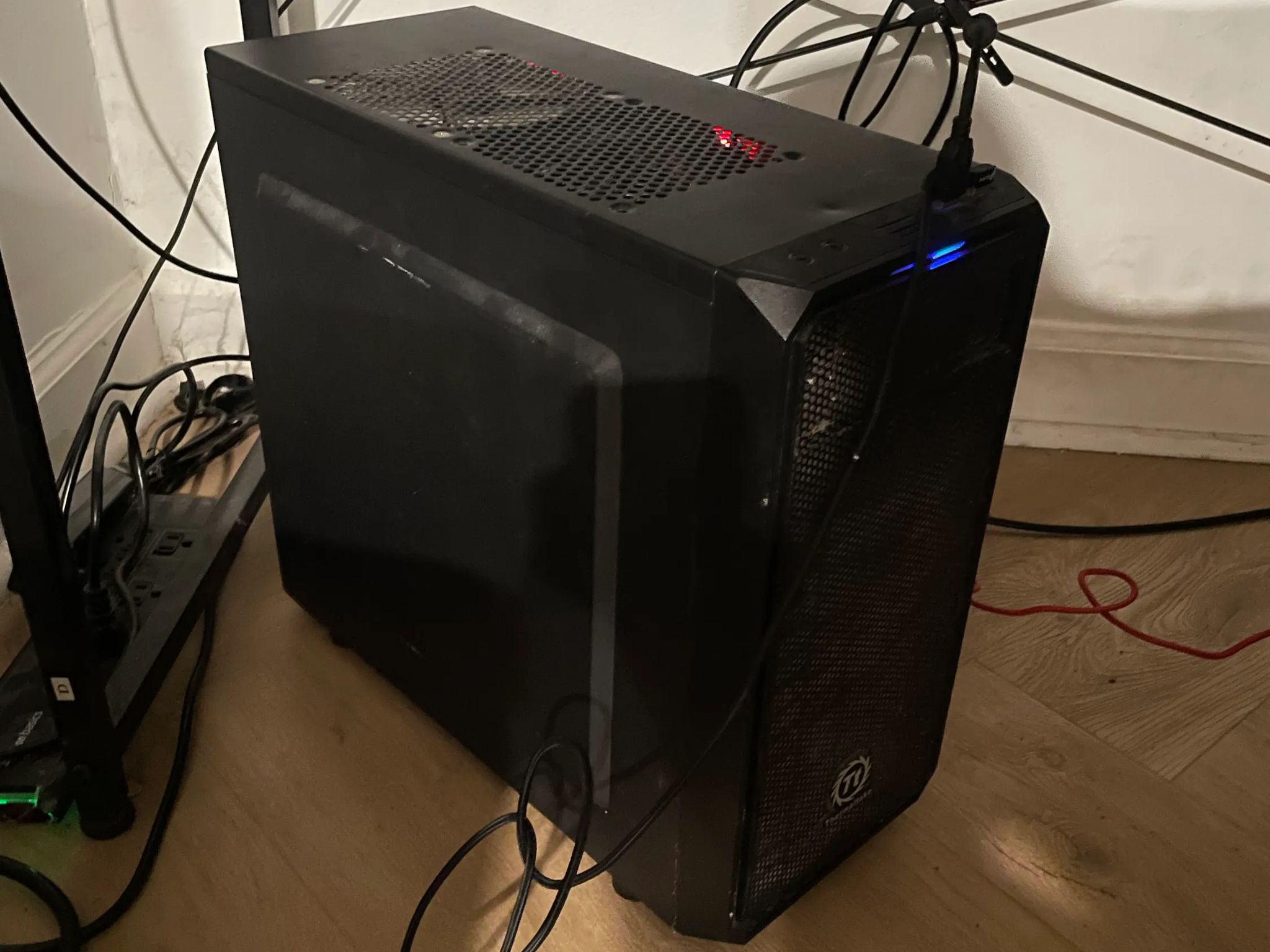 FULL GAMING SETUP i3 7100 gtx 1060 3gb 16gb ram 256gb ssd + keyboard, mouse and mousepad and Monitor