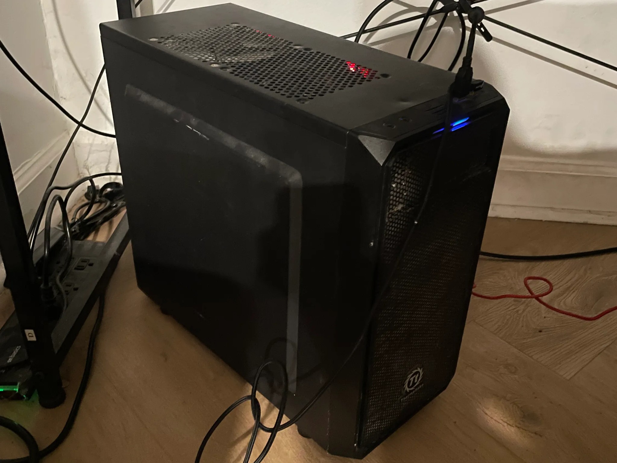 FULL GAMING SETUP i3 7100 gtx 1060 3gb 16gb ram 256gb ssd + keyboard, mouse and mousepad and Monitor