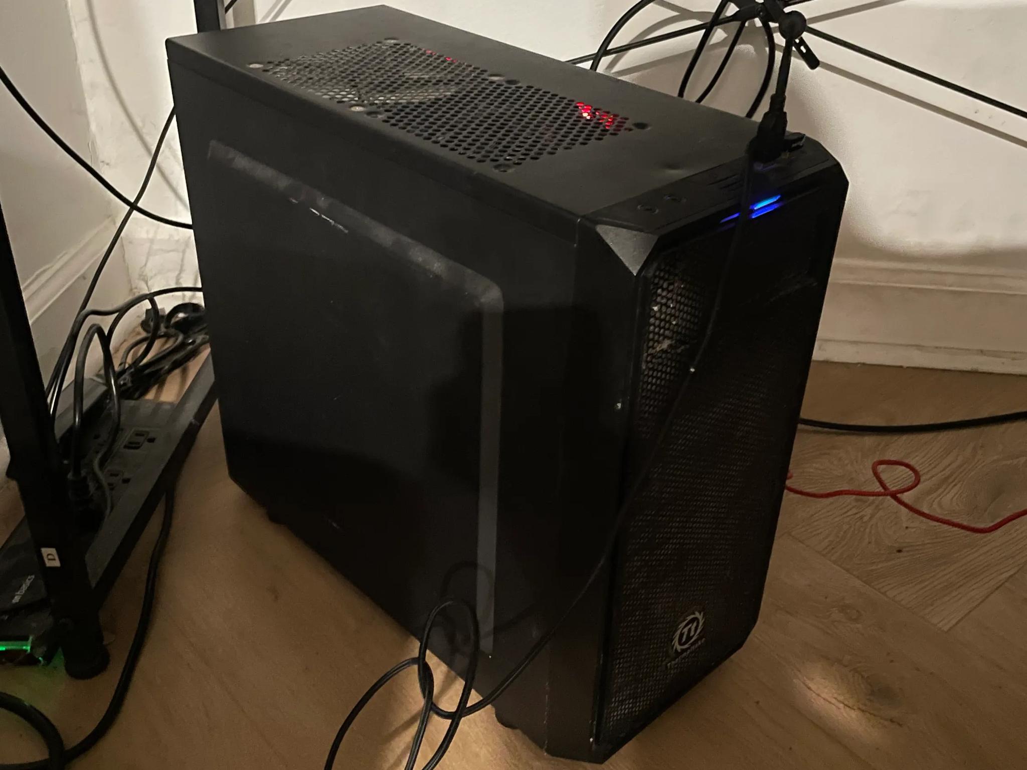 FULL GAMING SETUP i3 7100 gtx 1060 3gb 16gb ram 256gb ssd + keyboard, mouse and mousepad and Monitor
