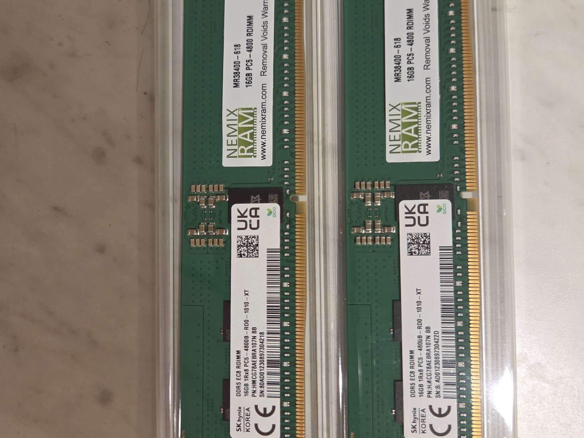 SK Hynix DDR5-4800 UDIMMs (HMCG78AEBRA107N, 32GB (2x16GB))