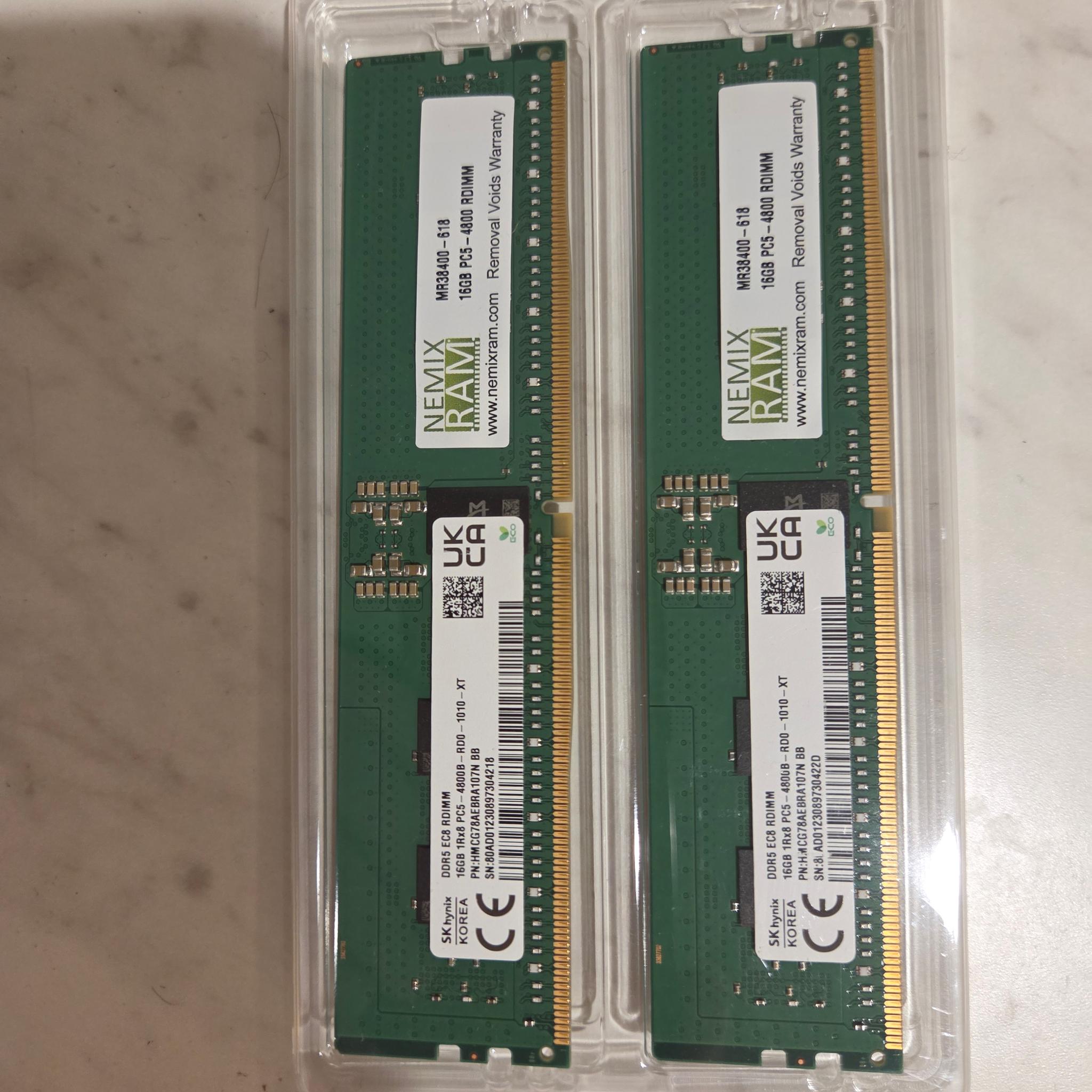 SK Hynix DDR5-4800 UDIMMs (HMCG78AEBRA107N, 32GB (2x16GB))