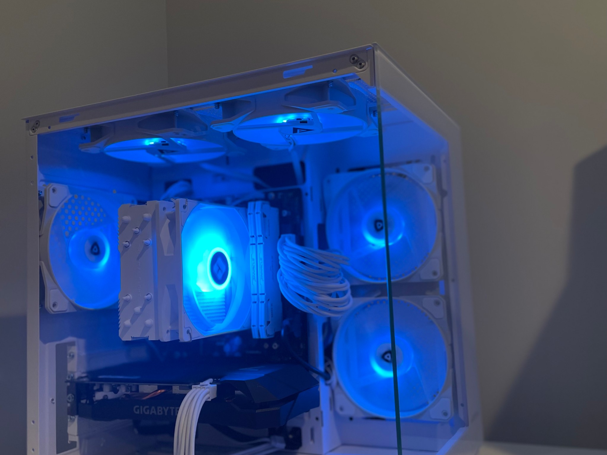 White Gaming Pc Gtx 1660 6gb, Ryzen 5 3600, Ram 16gb,